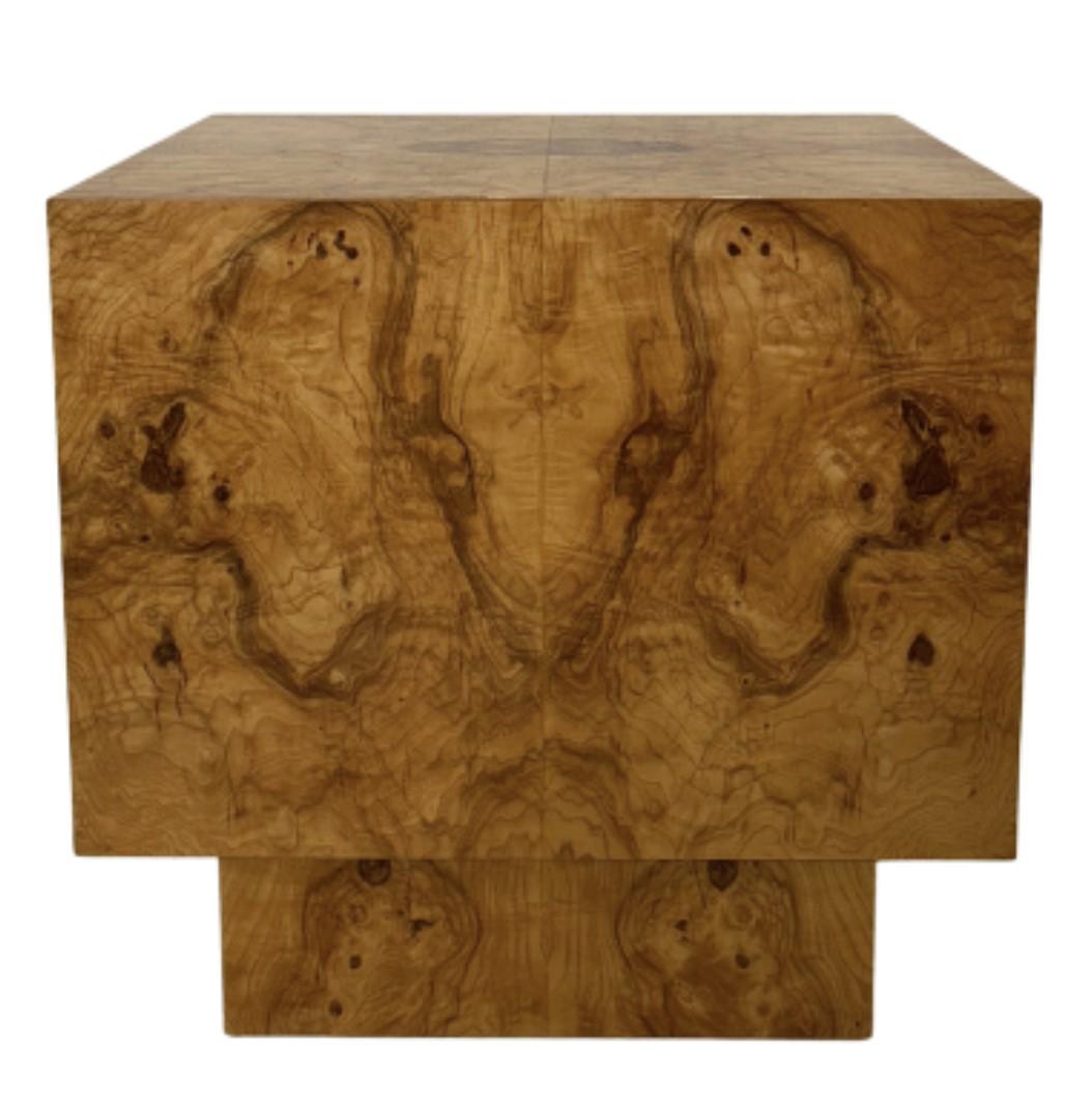 Iconic Burlwood Cube/End Table by Milo Baughman for Thayer Coggin

Beautiful Knots & Wood Details

Perfect End/Side Table. Could Also be used as a small coffee table

