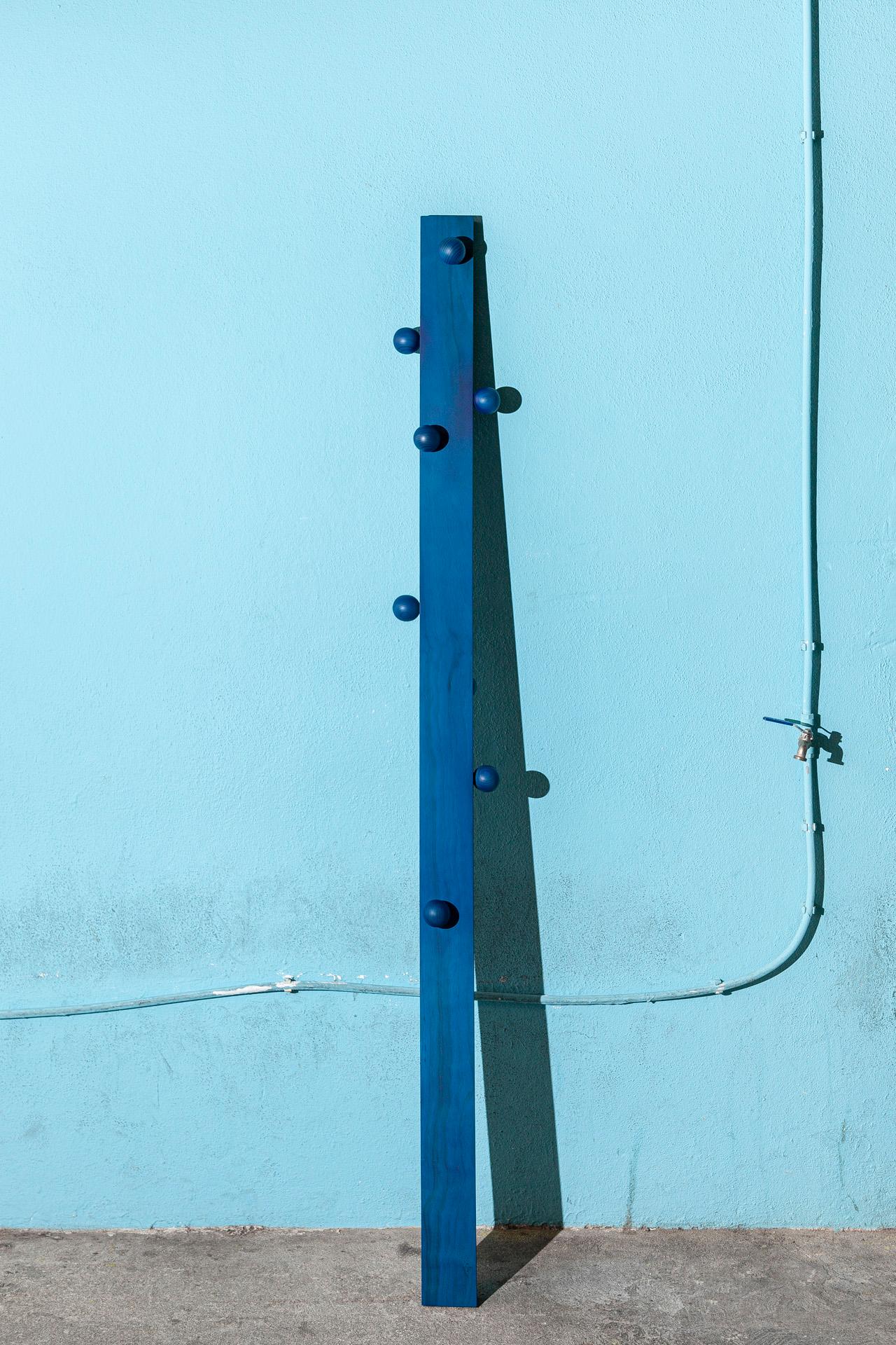 Burly, Blue Finish Pine Wood Coat Hanger by João Xará Handmade in Portugal In New Condition For Sale In Caldas da Rainha, PT