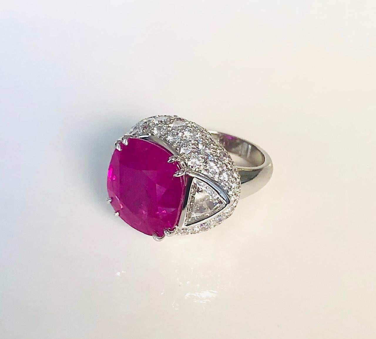 Contemporary Burma 14.83 Carat Corundum in Platinum Diamond Ring For Sale