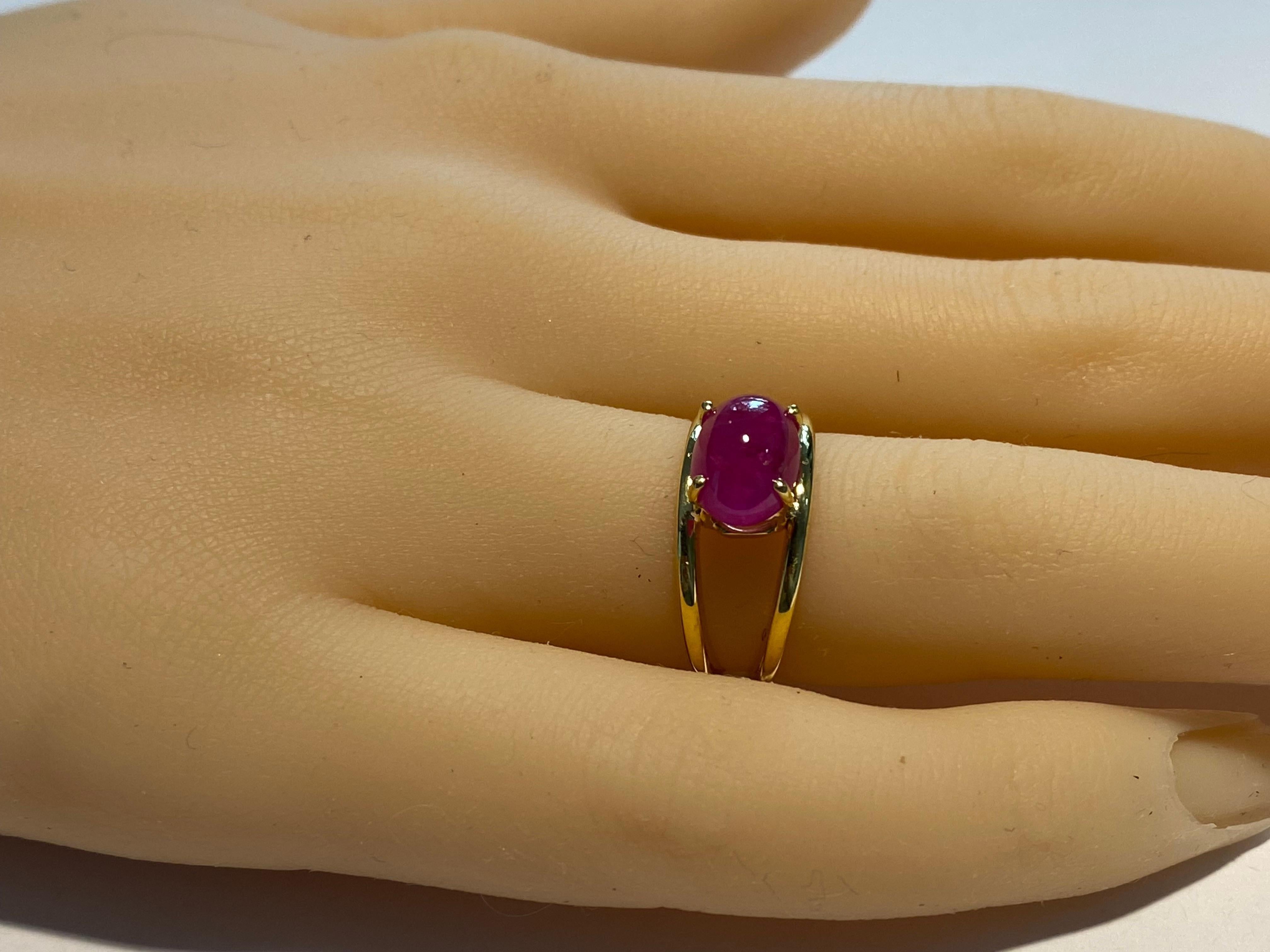 Burma Cabochon Ruby Split Shank Solitaire Eighteen Karat Yellow Gold Ring In New Condition In New York, NY