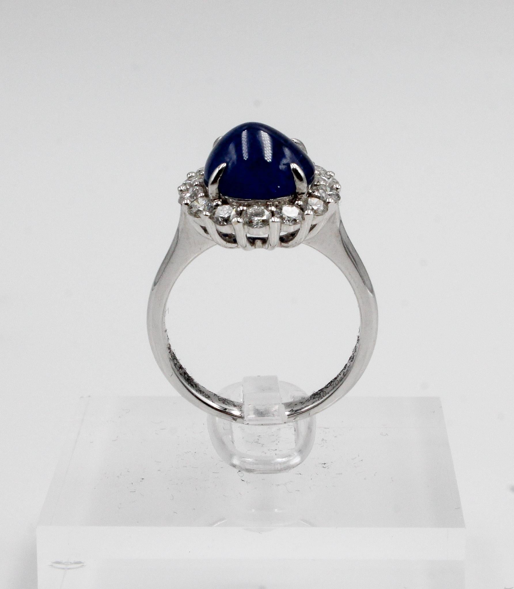 Bague saphir cabochon 5,45 carats avec diamants en or blanc en vente 2