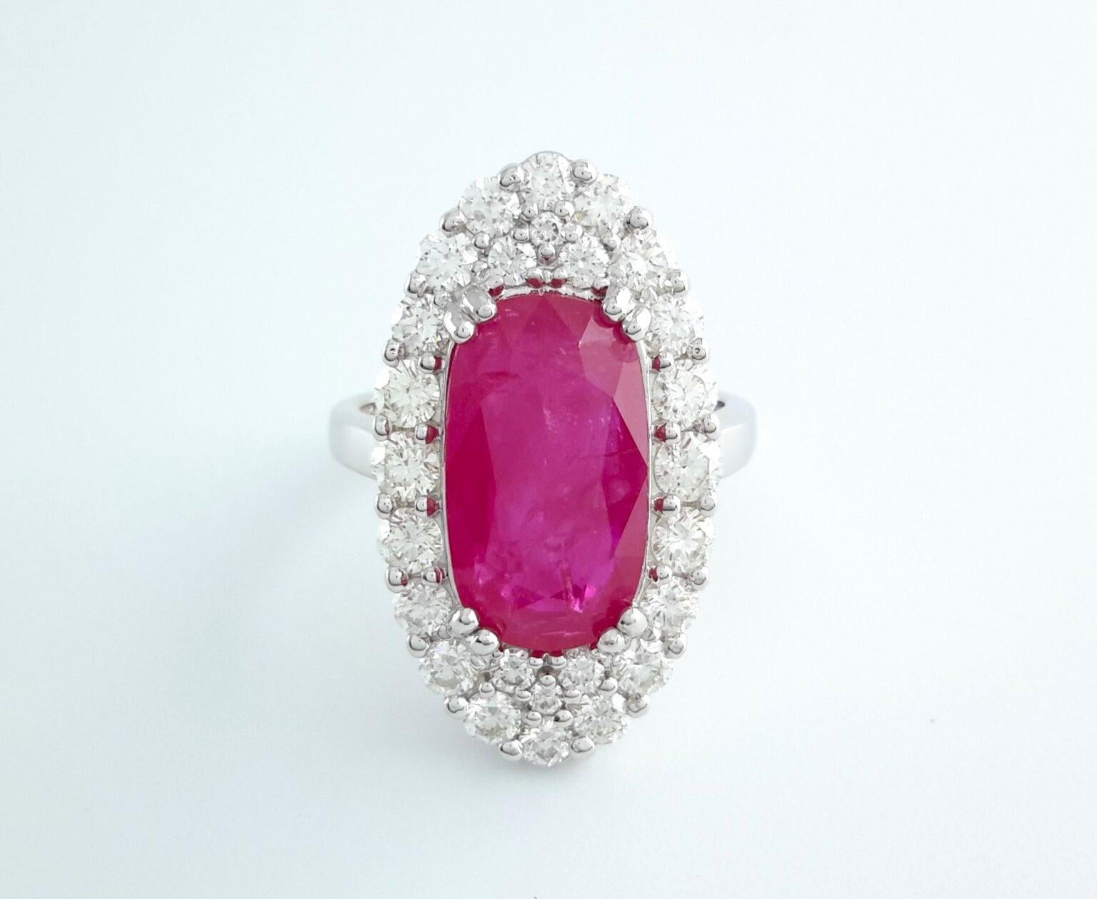 Burma längliches Kissen Rubin 7,19 ct Vintage By Ring (Kissenschliff) im Angebot