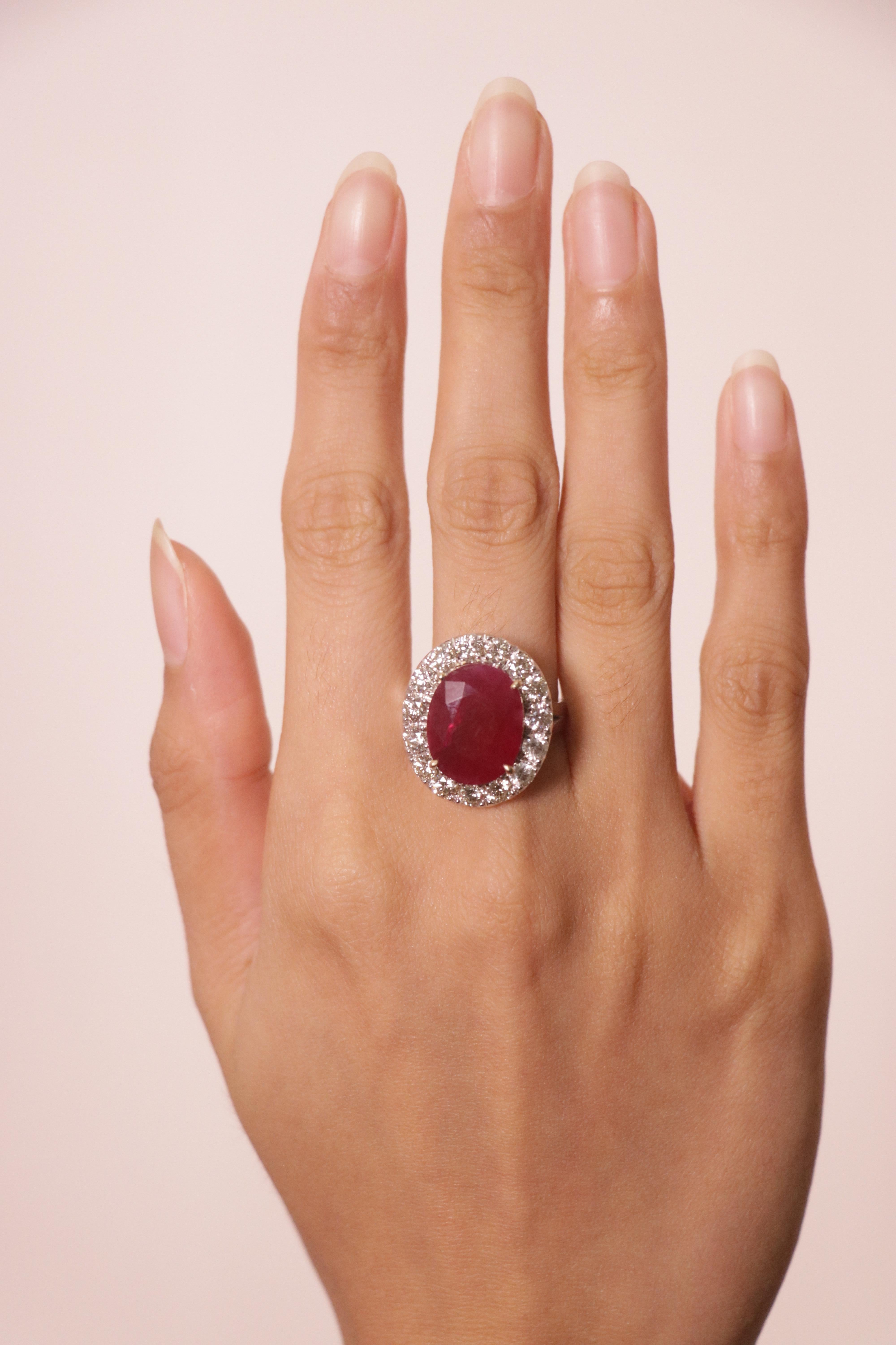 Birmania (Myanmar) Anillo de compromiso de rubí 8,45 cts y diamante con certificado GRS
