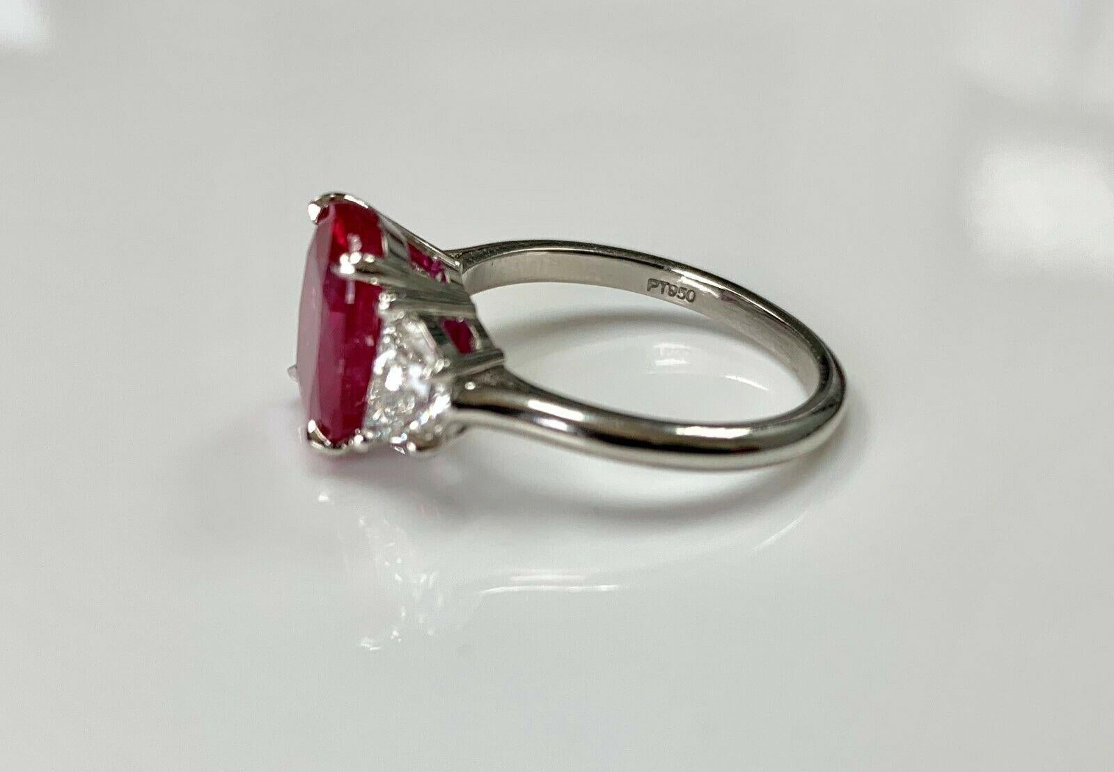Women's or Men's Burma ‘No Heat’ Ruby 5.53 Carat and Diamond Cocktail Ring Gubelin Certified For Sale