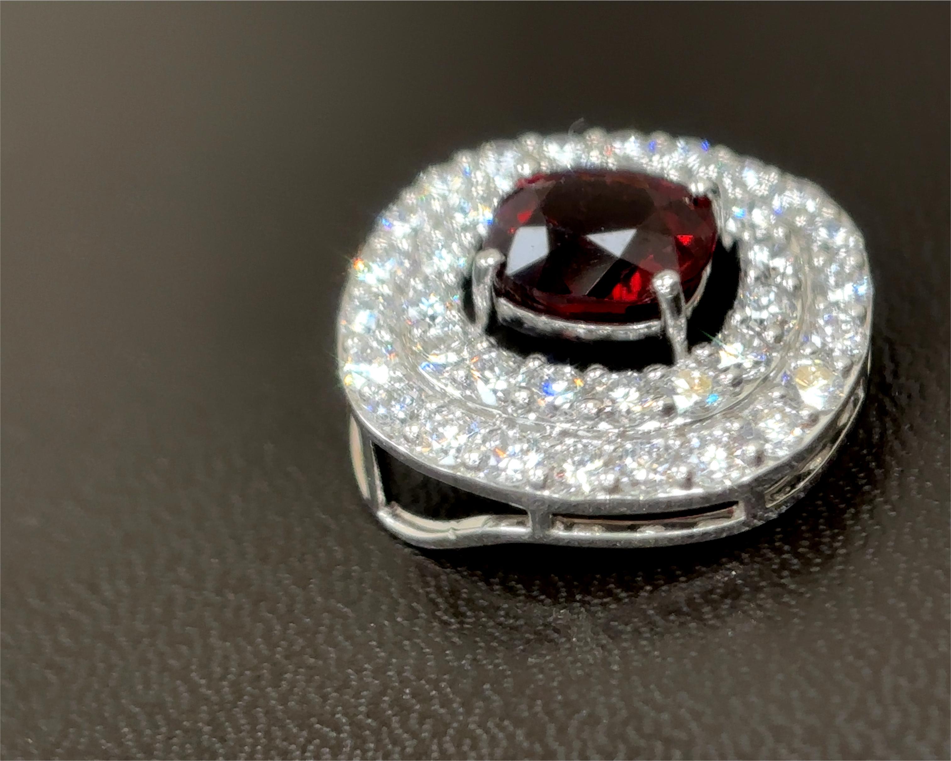 Burma No Heat Vivid Red Spinel Diamond Pendentif en or blanc 18K Unisexe en vente