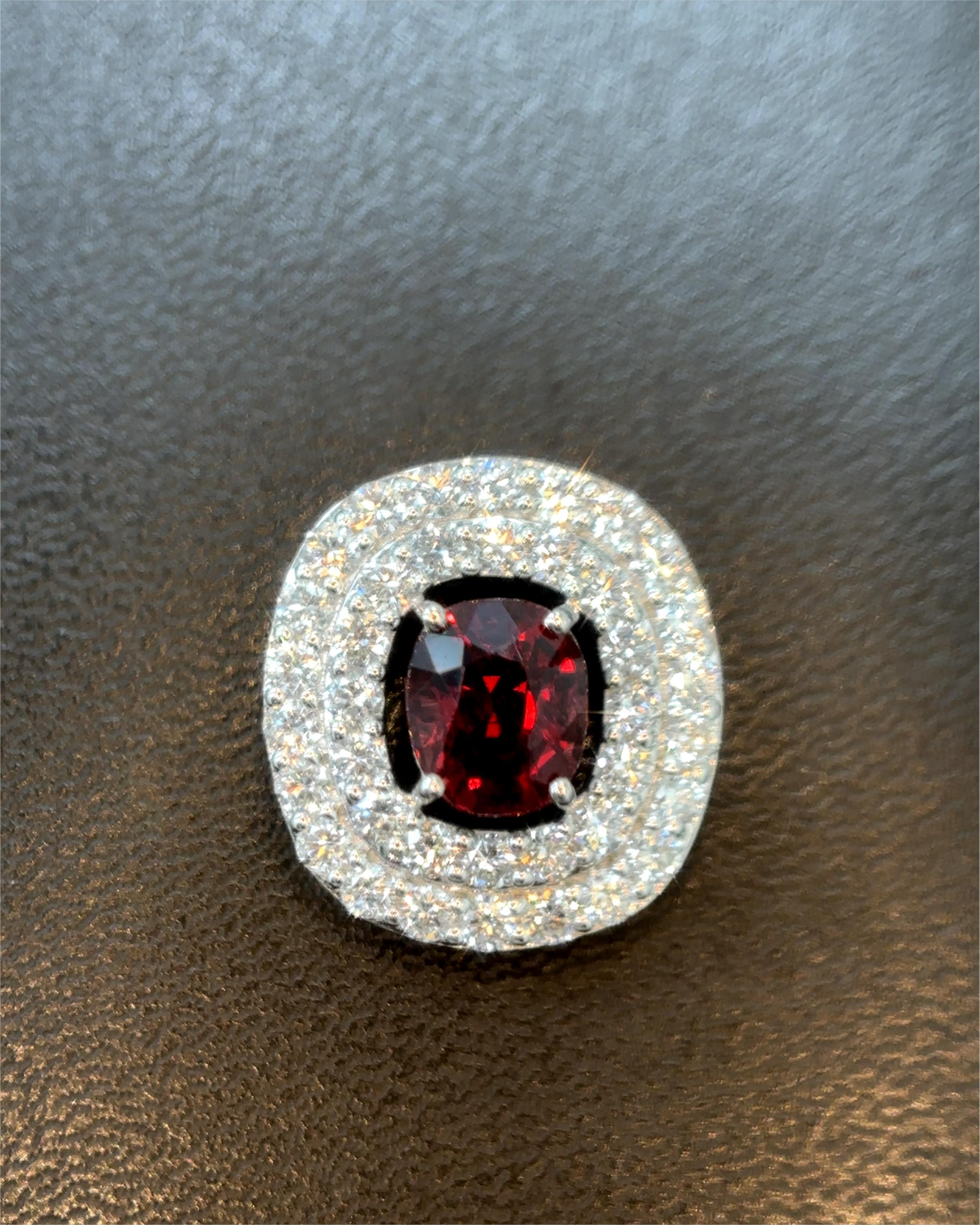 Burma No Heat Vivid Red Spinel Diamond Pendentif en or blanc 18K en vente 4
