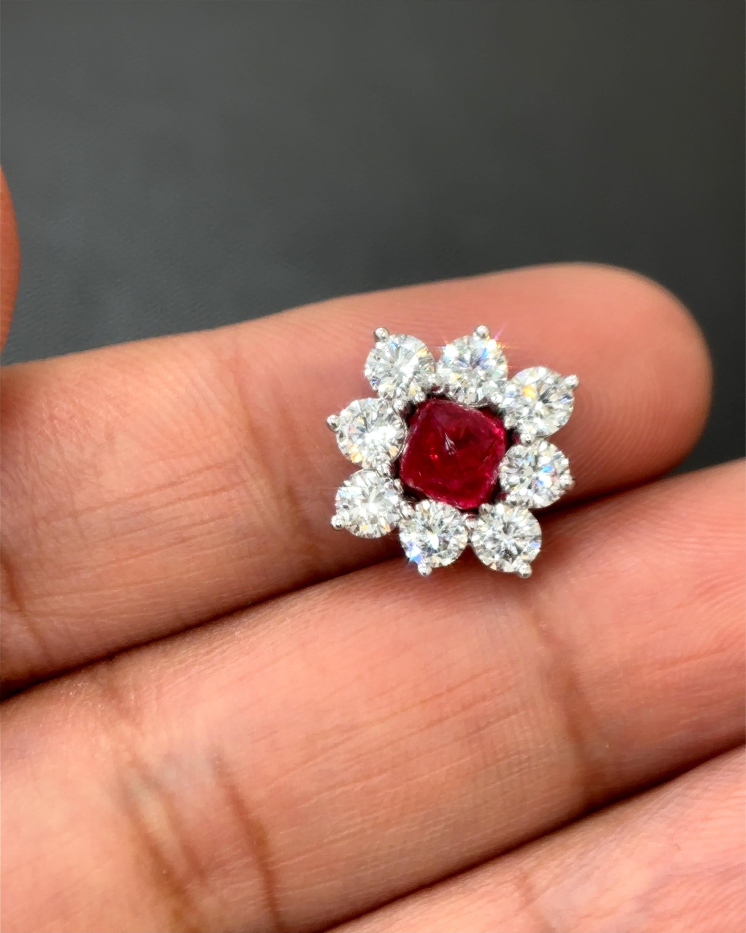 Burma No Heat Vivid Red Spinel Sugarloaf Diamond 18K White Gold Pendant Brooch In New Condition For Sale In Kowloon, HK