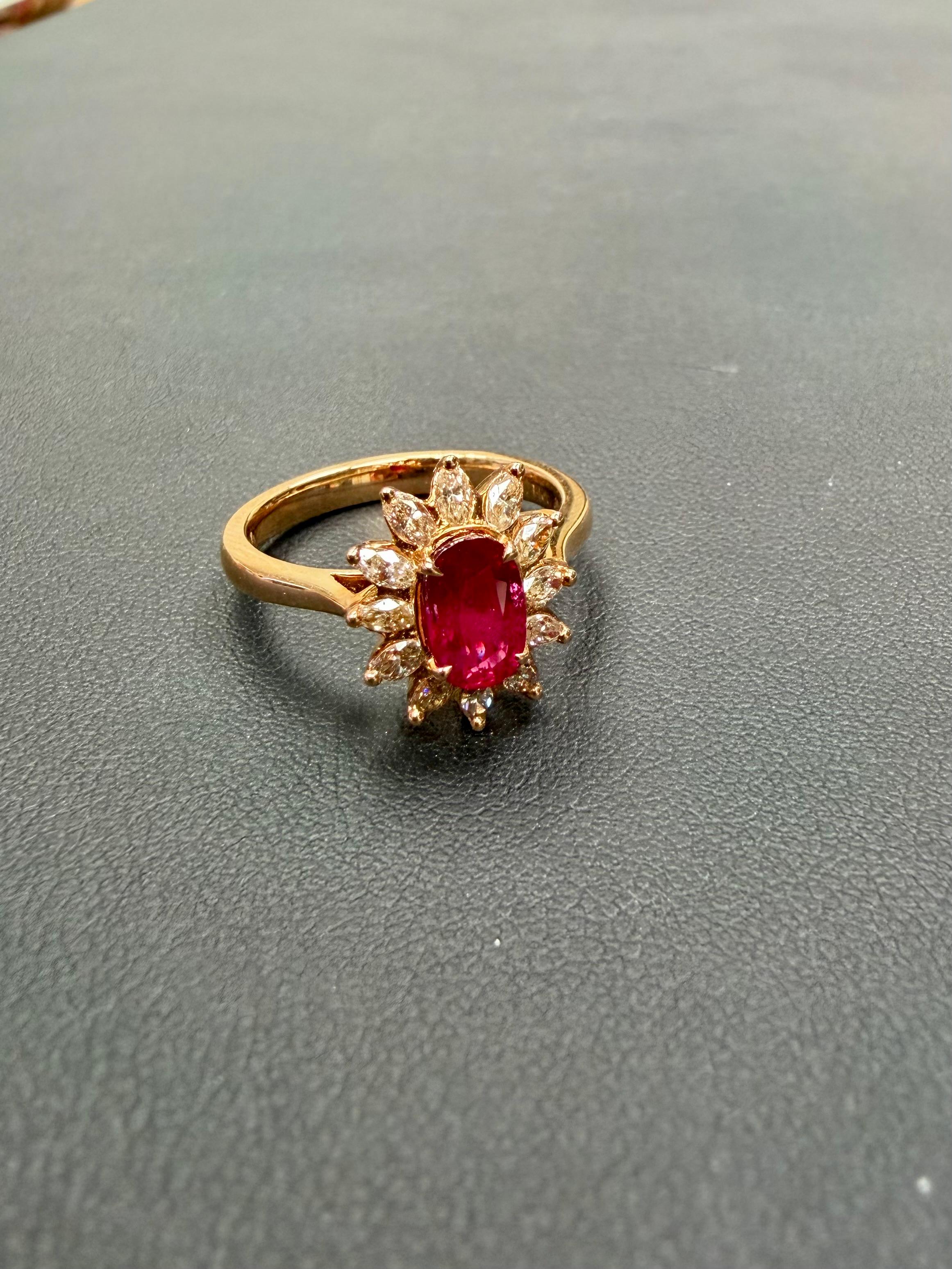 Bague fleur en rubis rouge sang de pigeon de Birmanie et diamant marquise. Or rose 18 carats. en vente 8