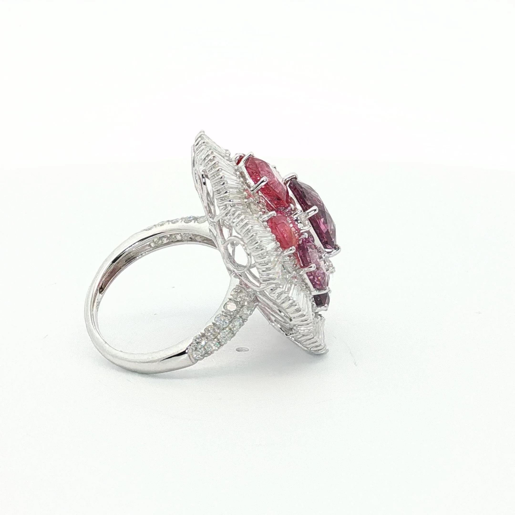 Bague de déclaration avec spinelle rose de Birmanie 10,53ct et diamant baguette en blanc 18K en vente 4