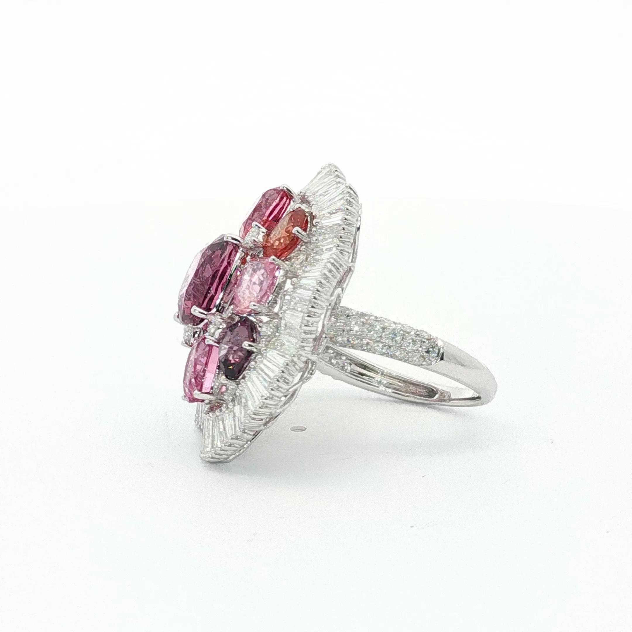 Bague de déclaration avec spinelle rose de Birmanie 10,53ct et diamant baguette en blanc 18K en vente 6
