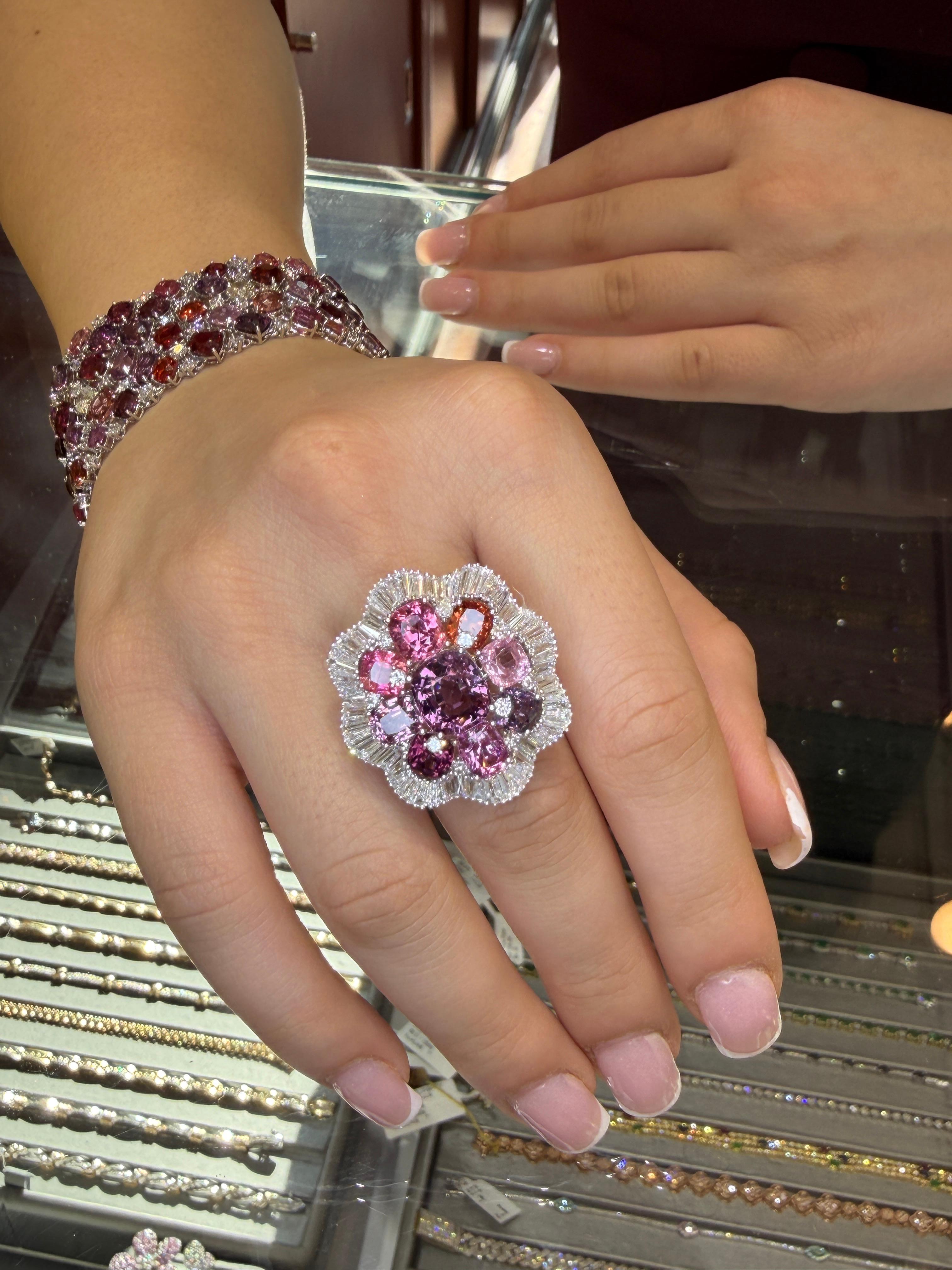 Bague de déclaration avec spinelle rose de Birmanie 10,53ct et diamant baguette en blanc 18K en vente 9