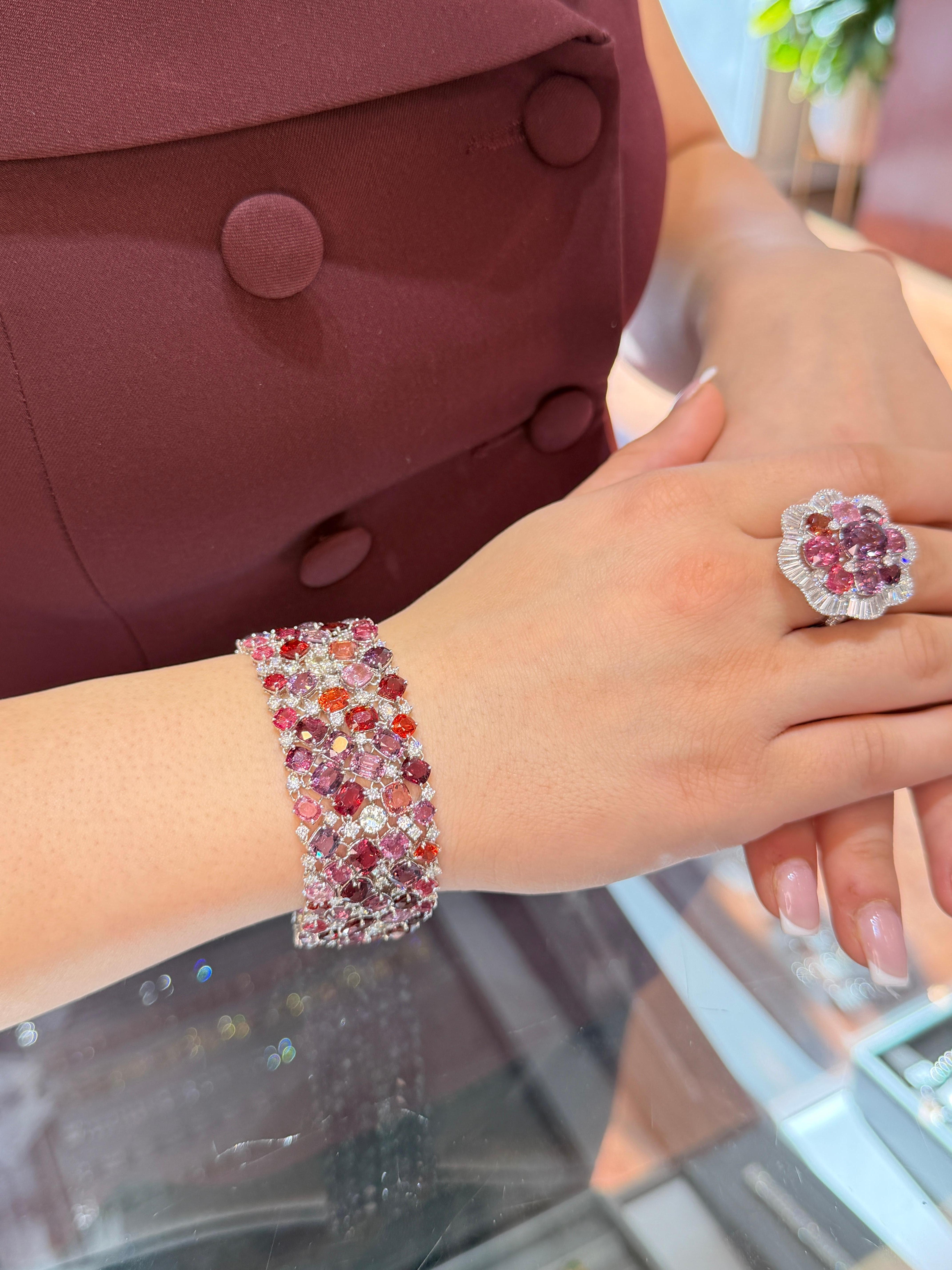 Bague de déclaration avec spinelle rose de Birmanie 10,53ct et diamant baguette en blanc 18K en vente 11