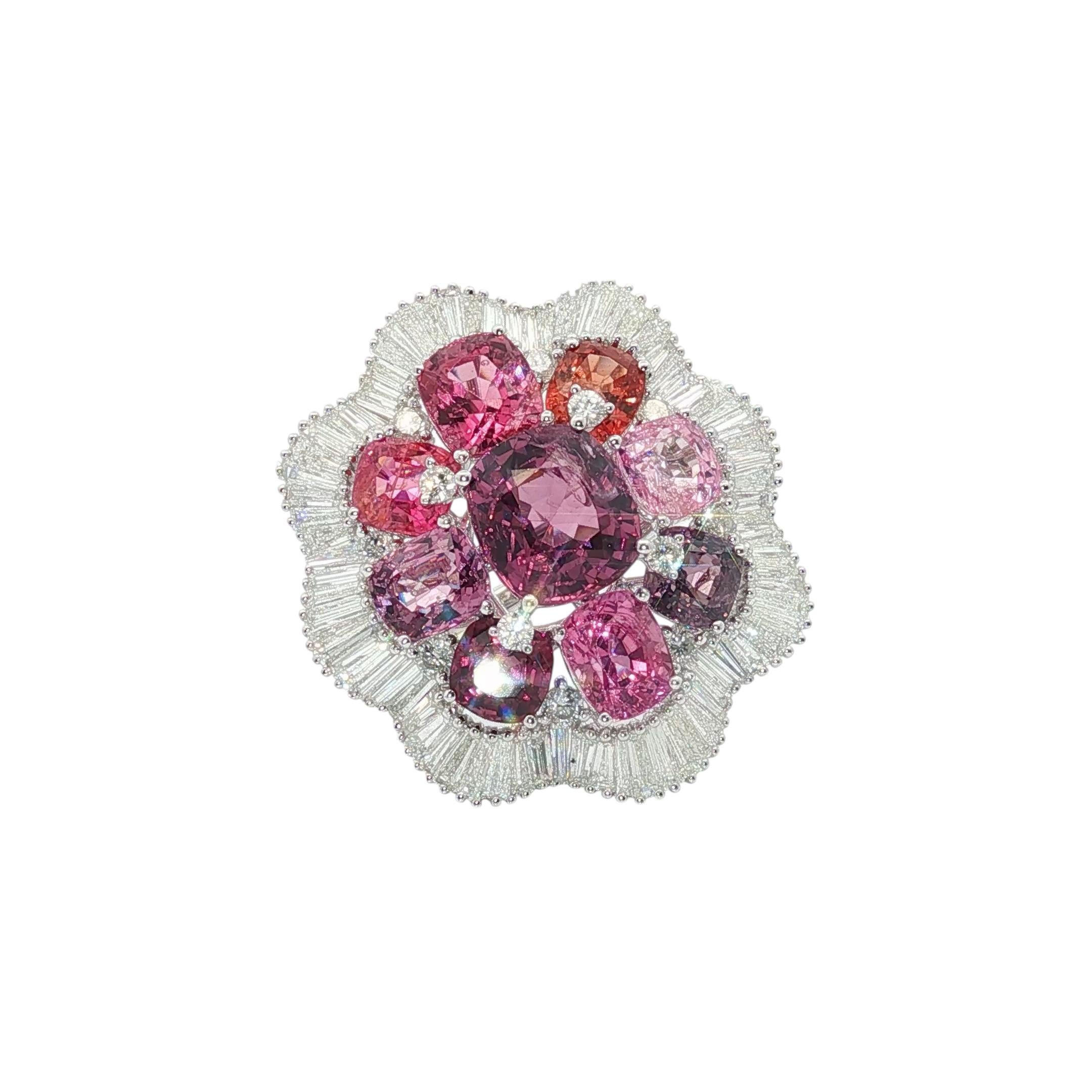 Taille coussin Bague de déclaration avec spinelle rose de Birmanie 10,53ct et diamant baguette en blanc 18K en vente