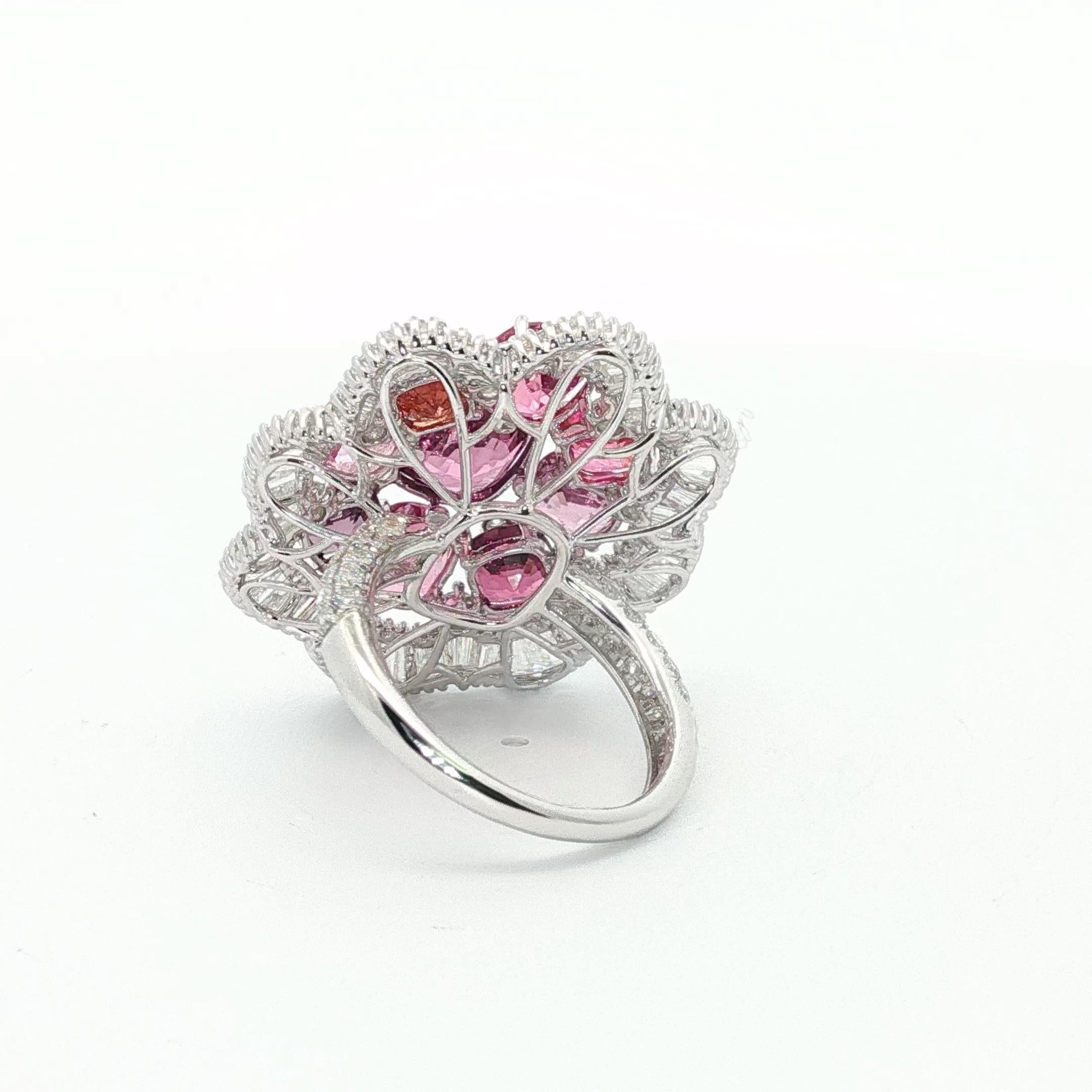 Bague de déclaration avec spinelle rose de Birmanie 10,53ct et diamant baguette en blanc 18K en vente 2