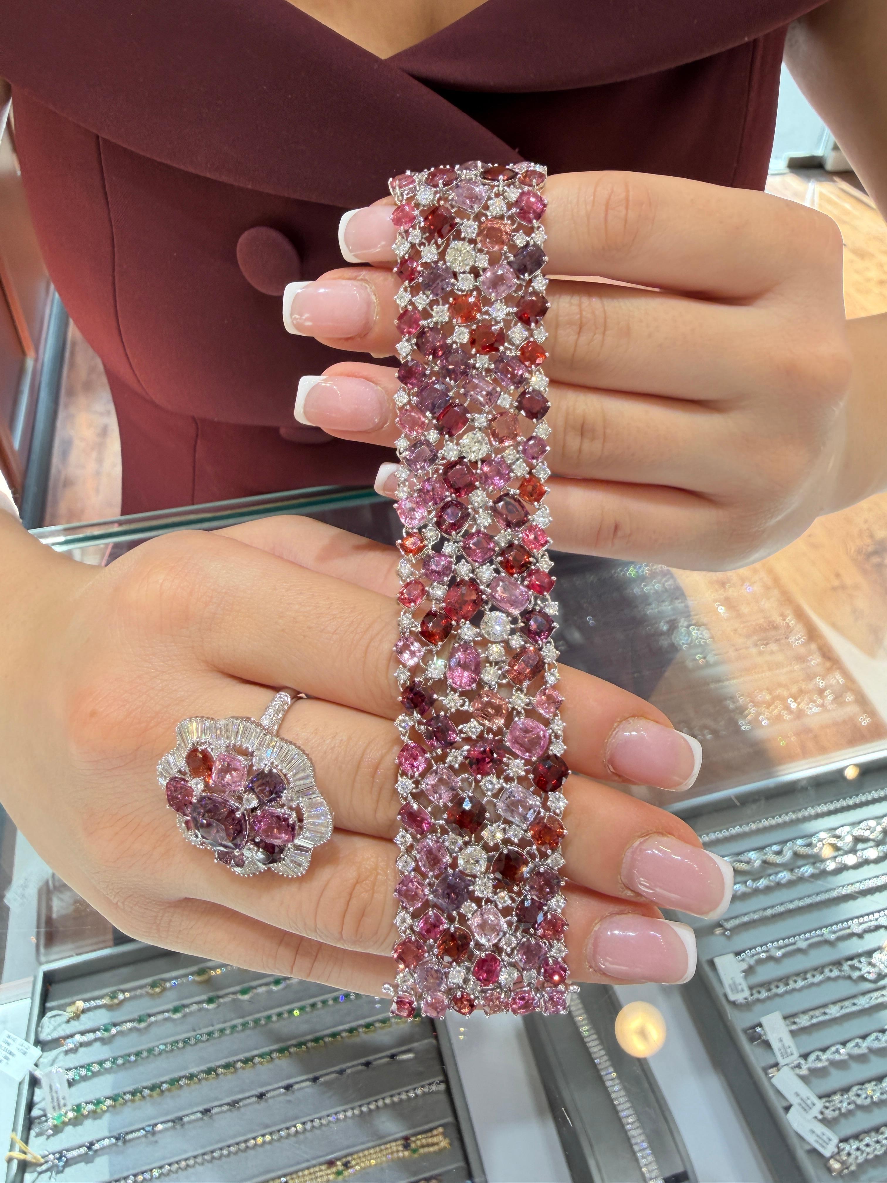 Bague de déclaration avec spinelle rose de Birmanie 10,53ct et diamant baguette en blanc 18K en vente 3