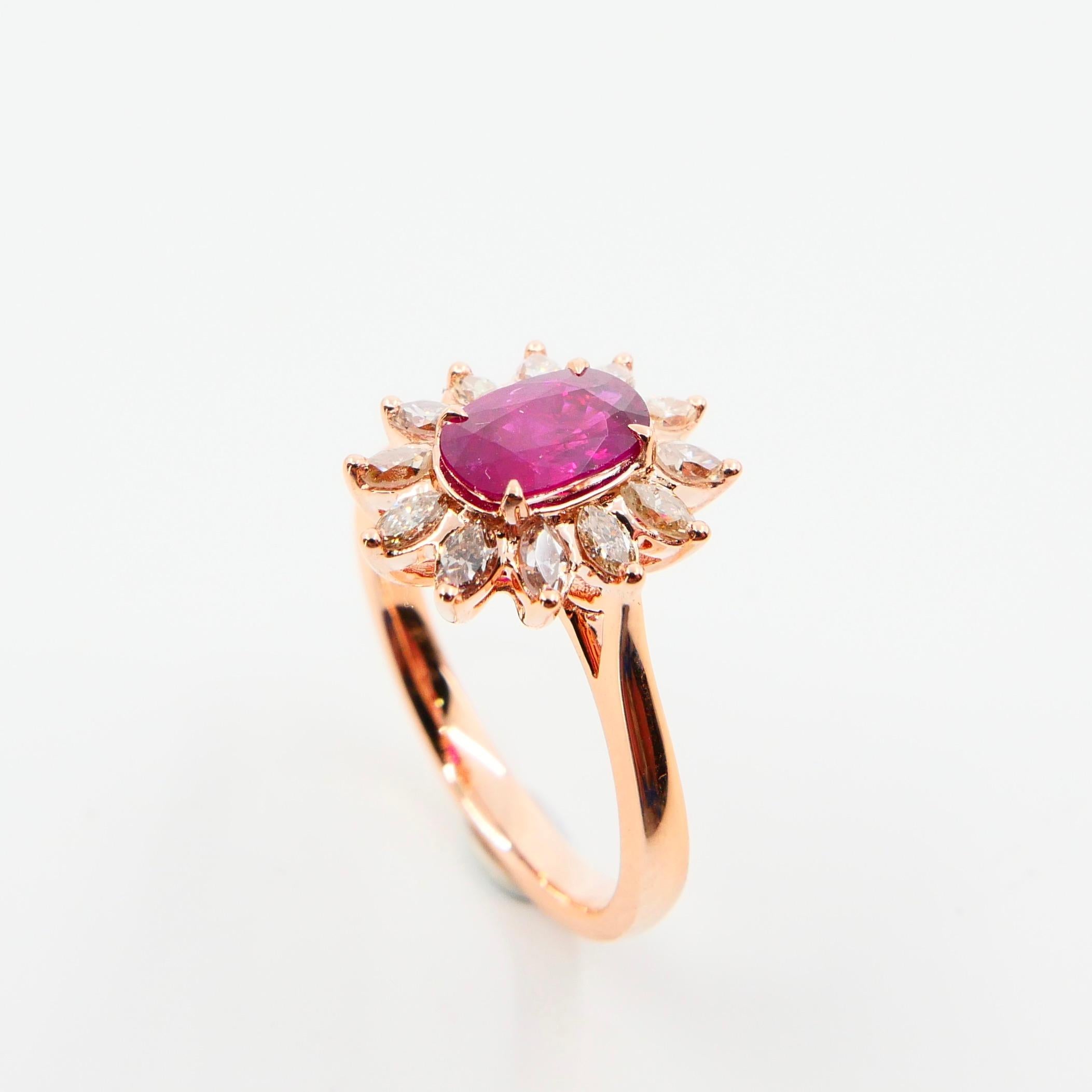 Anillo Flor de Rubí Rojo Sangre de Paloma de Birmania y Diamante Marquesa. Oro rosa de 18k. en venta 4