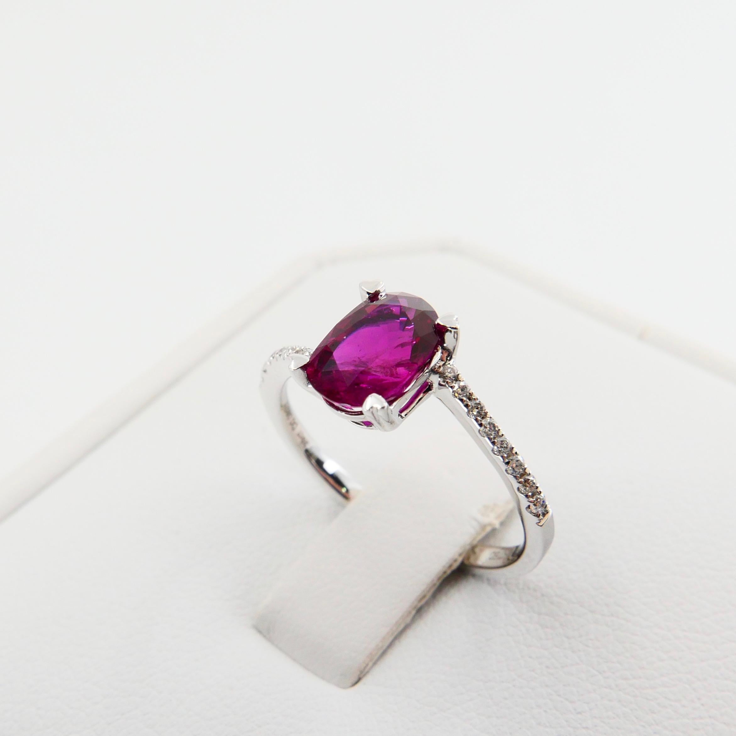 Burma Ruby 1.39 Carat and Diamond Ring, 18 Karat Gold, Heart Shaped Prongs For Sale 1