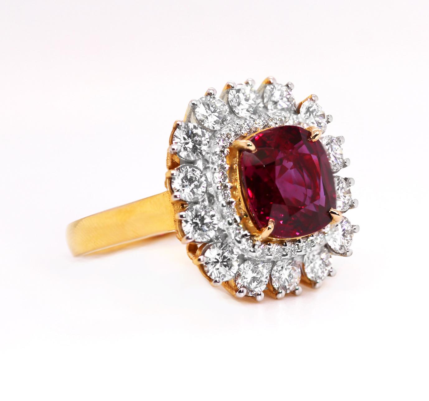 SSEF certified Burmese, Myanmar Ruby 4.53ct 'No Heat' & Diamond Ring in 18K In Excellent Condition For Sale In London, GB