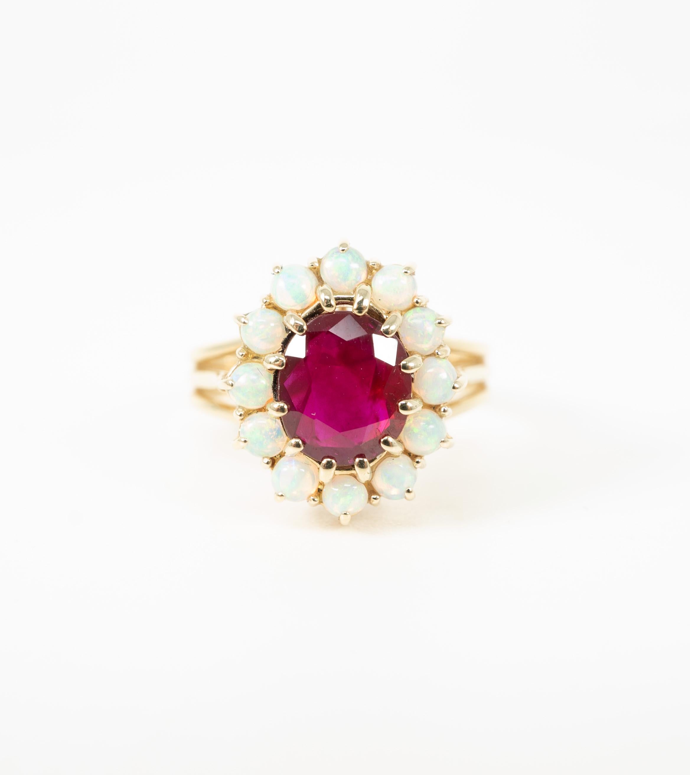 Bague birmane rubis opale diamant Unisexe en vente