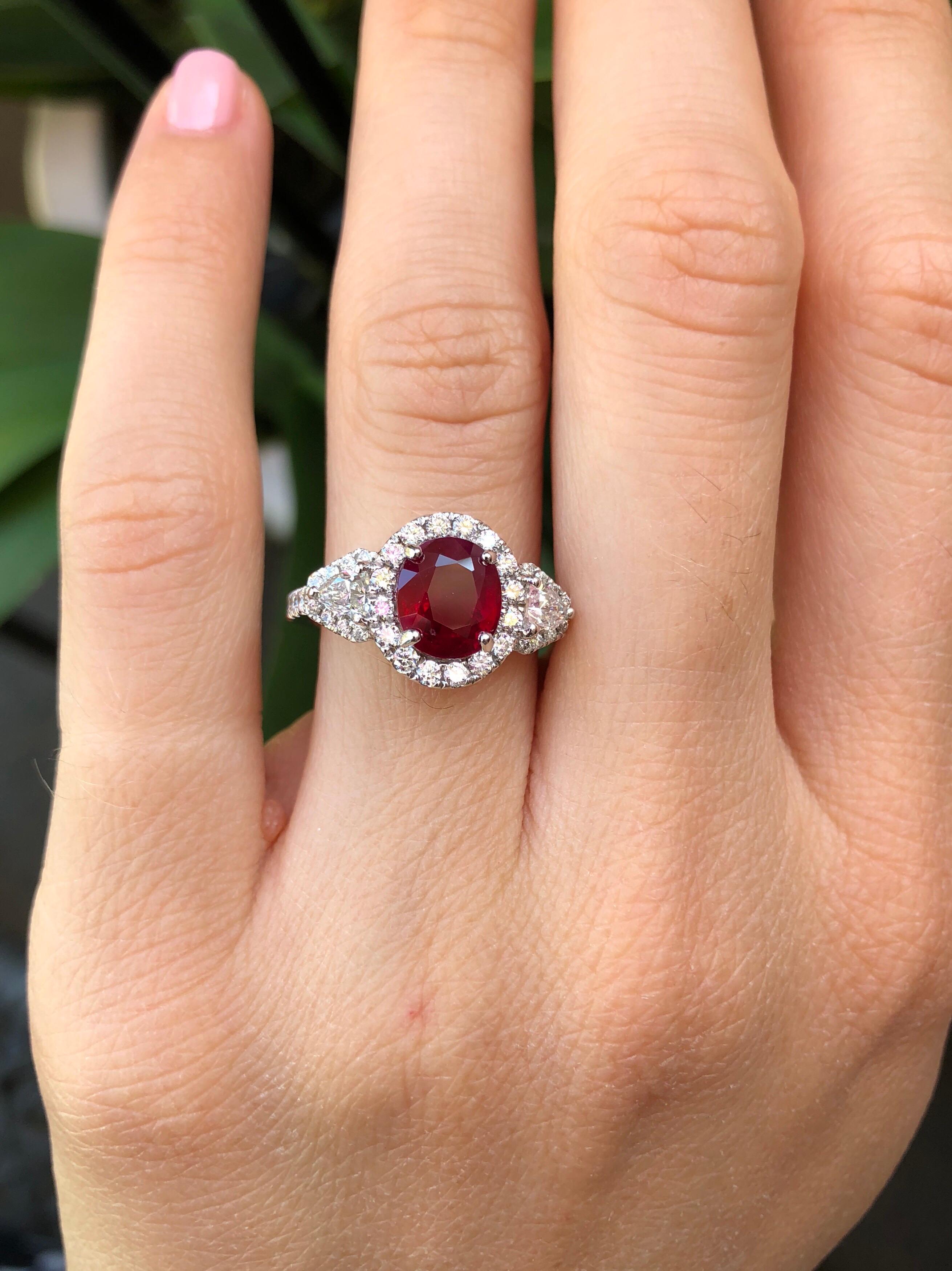 Burma Ruby Ring Oval 2.38 Carats  In New Condition In Beverly Hills, CA