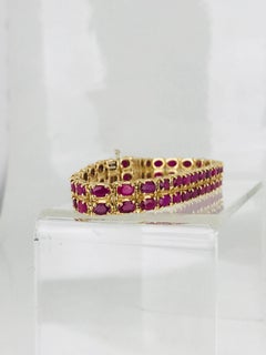 Burma Ruby, 25 Carat Total Weight, Yellow Gold Bracelet