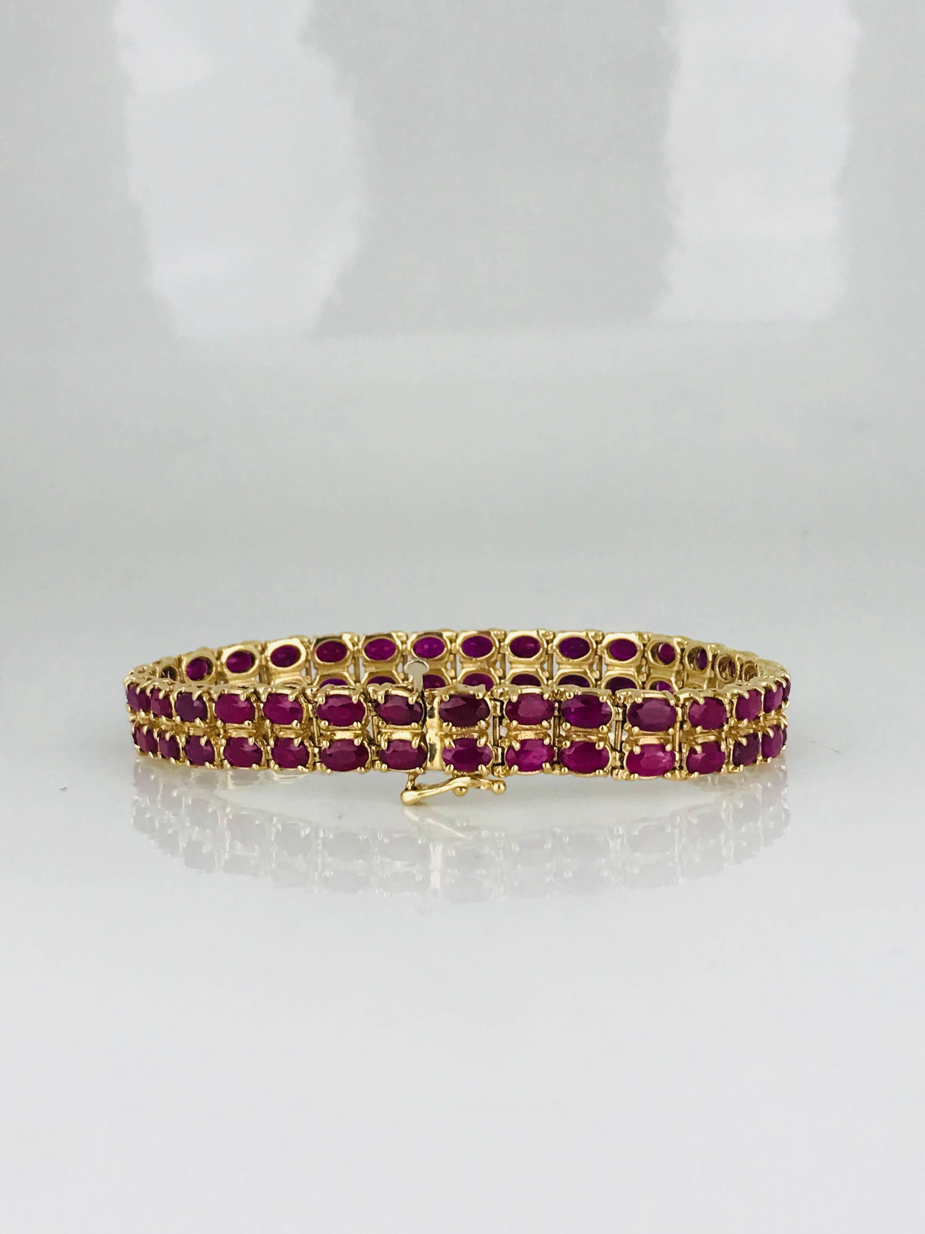 Retro Burma Ruby, 25 Carat Total Weight, Yellow Gold Bracelet For Sale