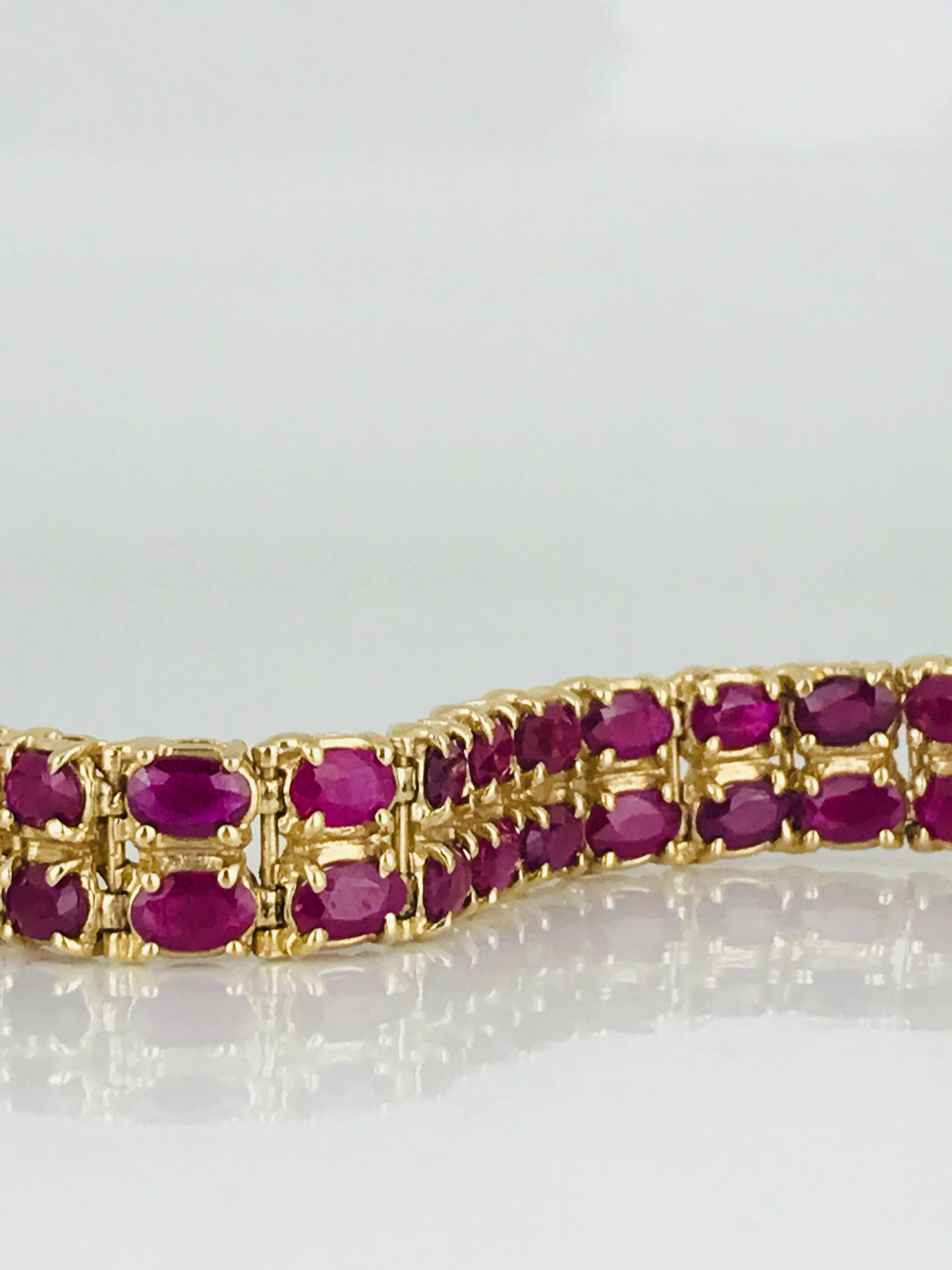 Women's or Men's Burma Ruby, 25 Carat Total Weight, Yellow Gold Bracelet For Sale