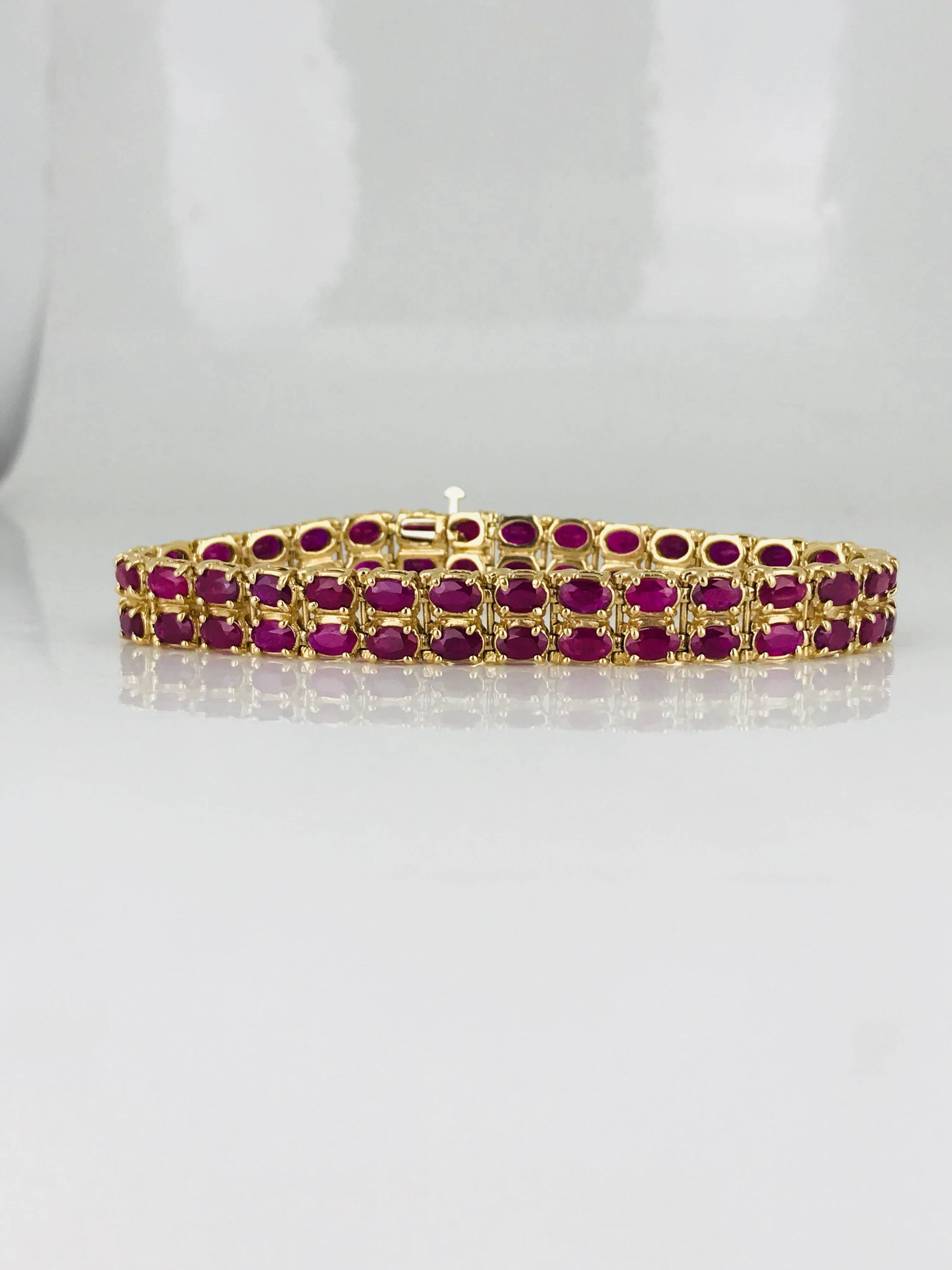 Burma Ruby, 25 Carat Total Weight, Yellow Gold Bracelet For Sale 1