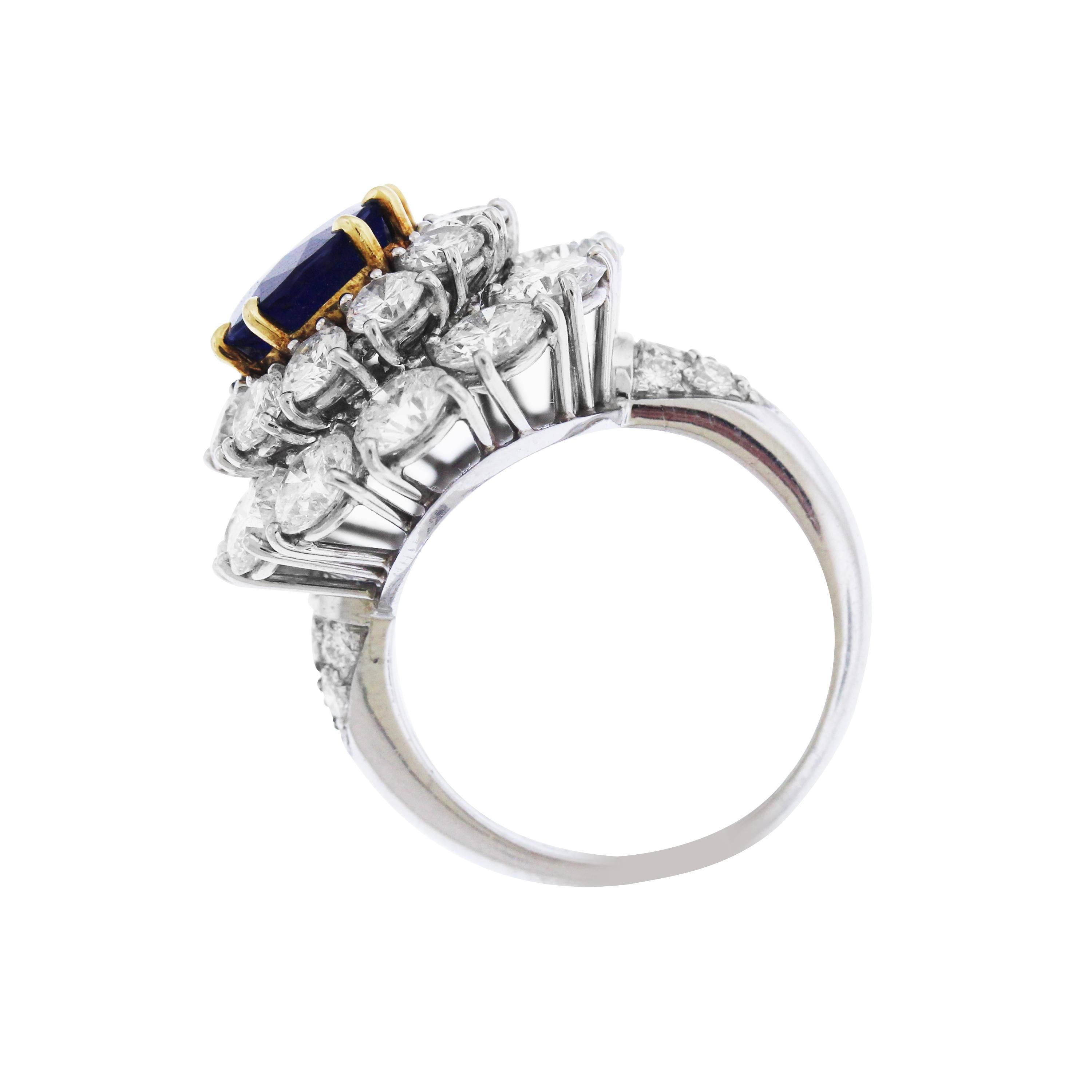 Burma Sapphire and Diamond Platinum Ring GIA Certified In Excellent Condition For Sale In Boca Raton, FL