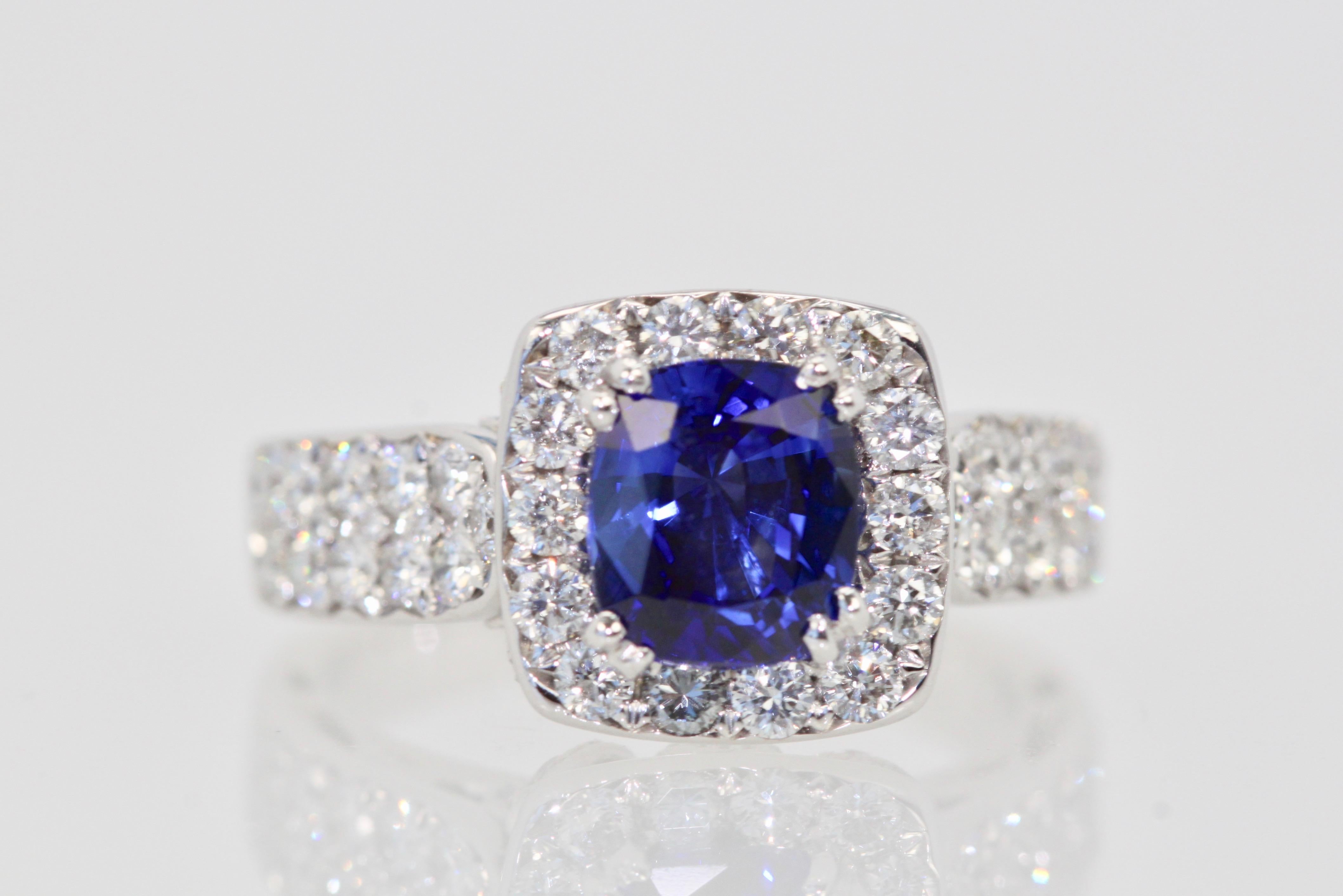 Burma Sapphire Ring with Diamond Surround 18 Karat In New Condition For Sale In North Hollywood, CA