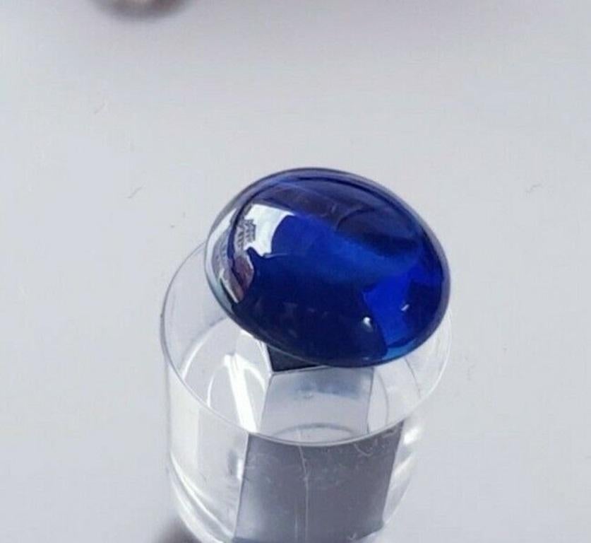 Natural blue Sapphire Royal Blue Unheated 2.75ct Oval Cabochon In New Condition For Sale In Chicago, IL