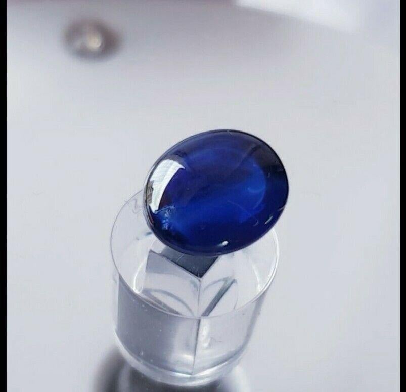 Women's or Men's Natural blue Sapphire Royal Blue Unheated 2.75ct Oval Cabochon For Sale