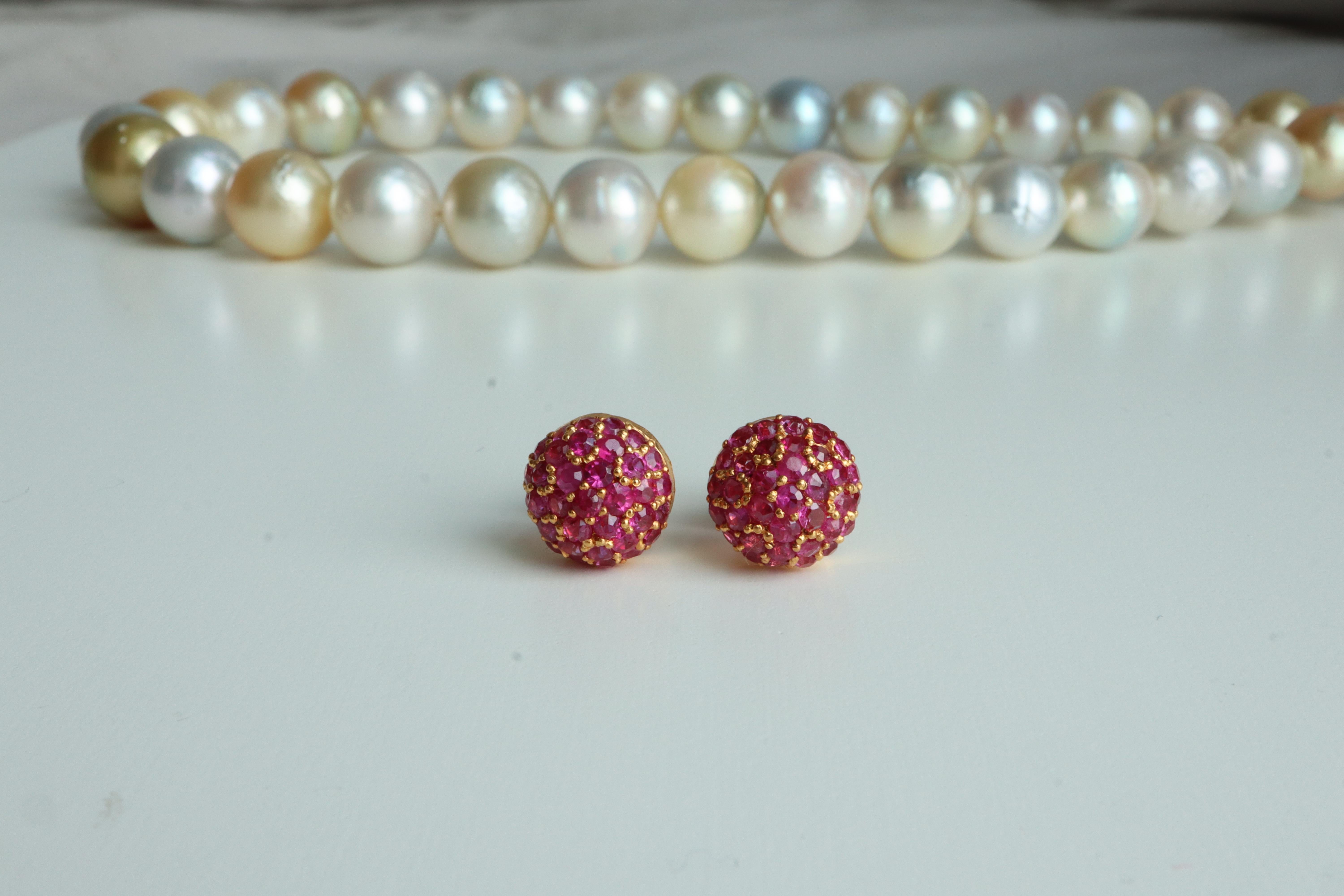 Art Deco Burma Unheated Ruby earrings in 18k Yellow Gold For Sale