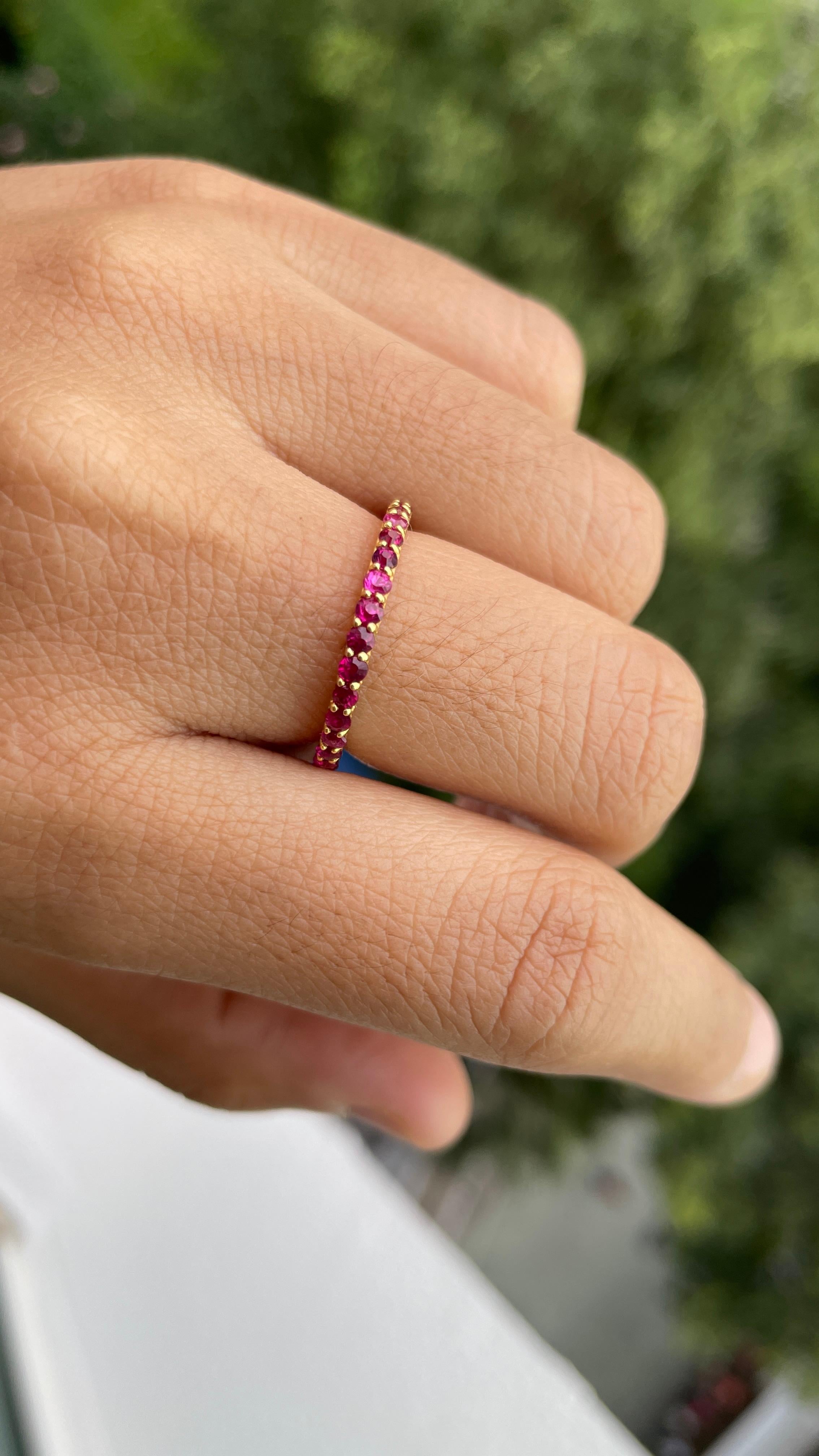 Art Déco Anello con rubino non riscaldato Burma in oro 18 carati (anello eternità con rubino) in vendita