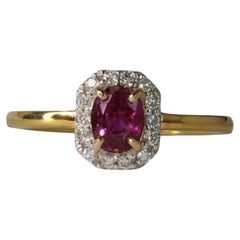 Anillo de rubí sin calentar de Birmania en oro amarillo de 18 quilates