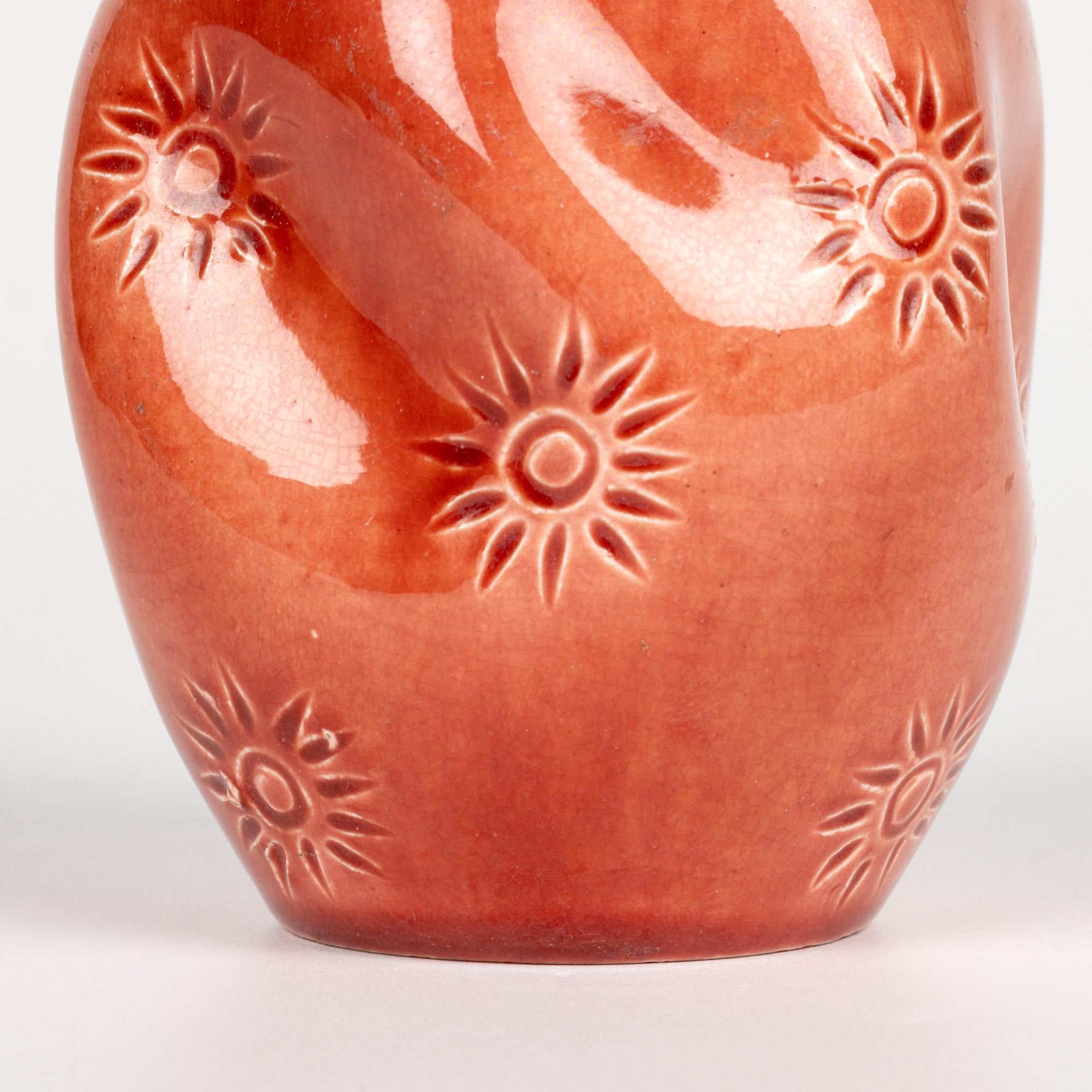 Vase d'art en faïence émaillé rose poudré Burmantofts en vente 5