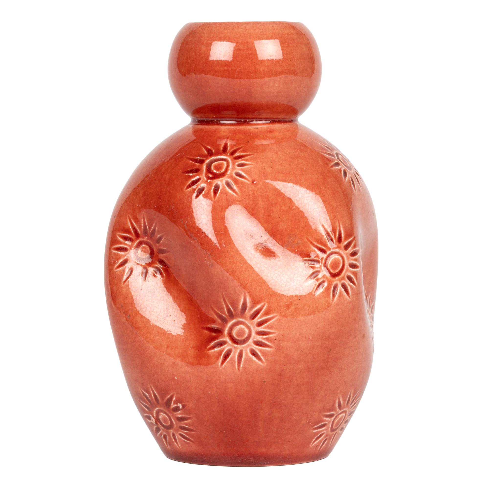 Vase d'art en faïence émaillé rose poudré Burmantofts en vente 6