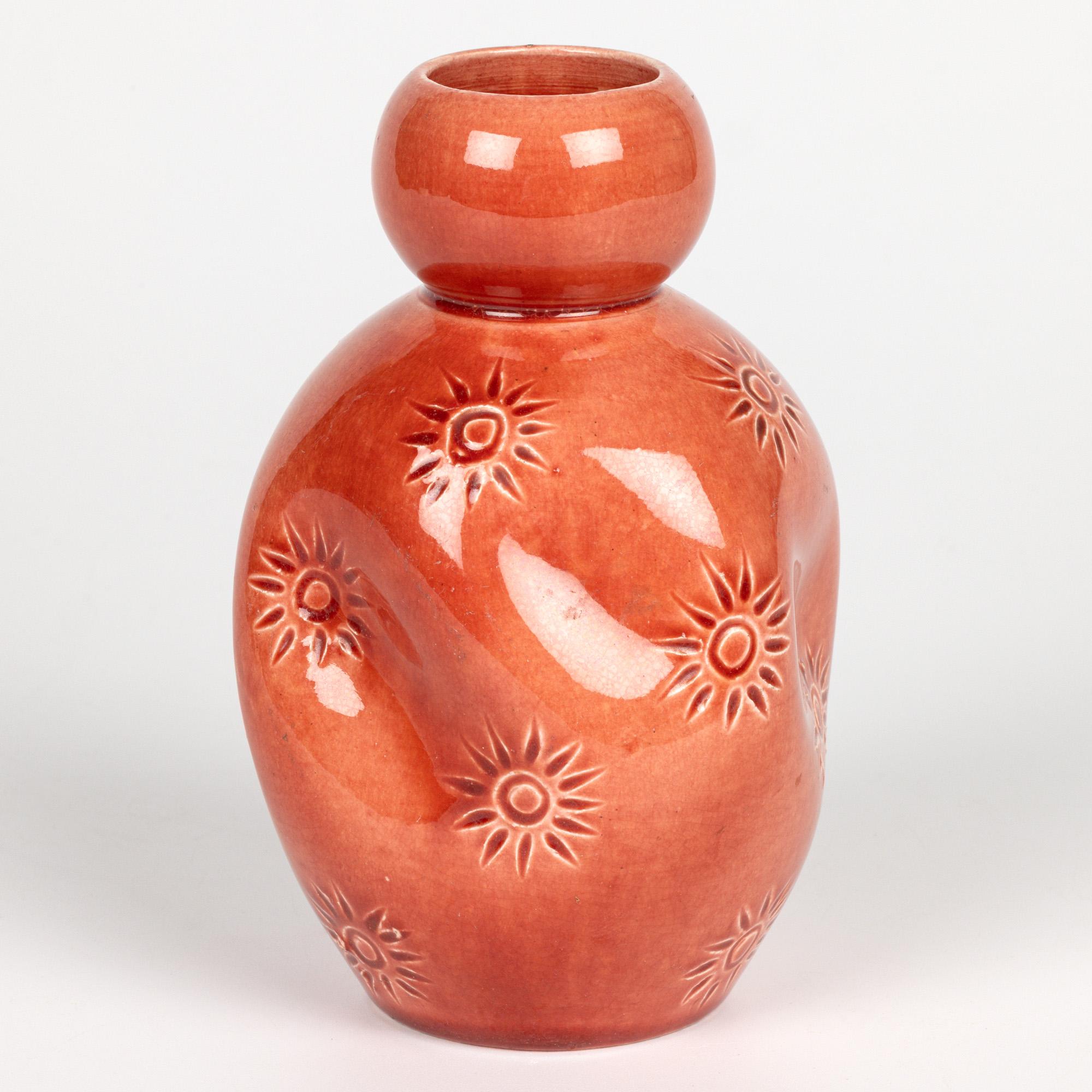 Vernissé Vase d'art en faïence émaillé rose poudré Burmantofts en vente