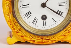 Burmantofts Fayence Foliate Design Gelb glasiert Art Pottery Mantle Clock