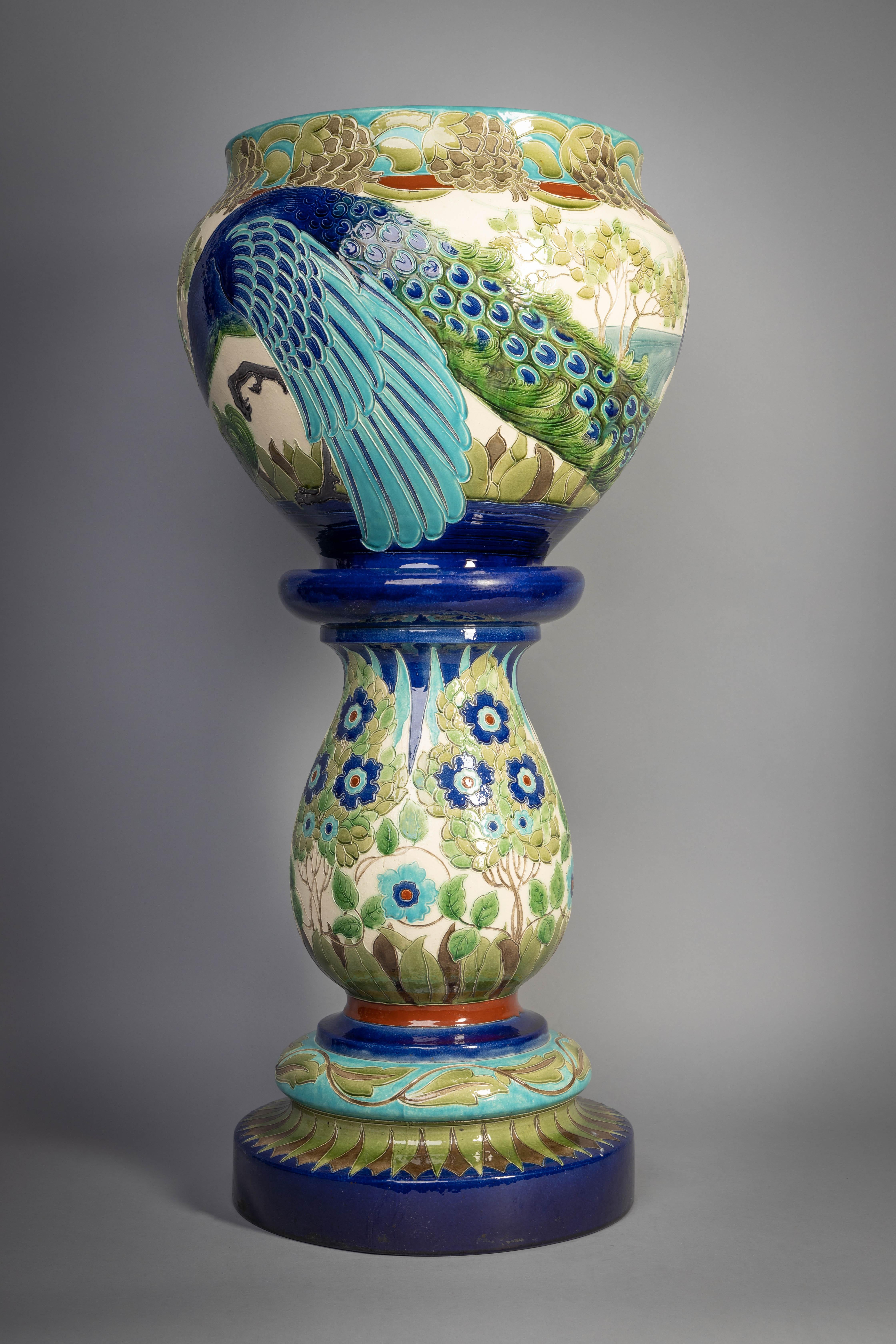 French Burmantofts Faience Large Jardinière and Stand, circa 1900