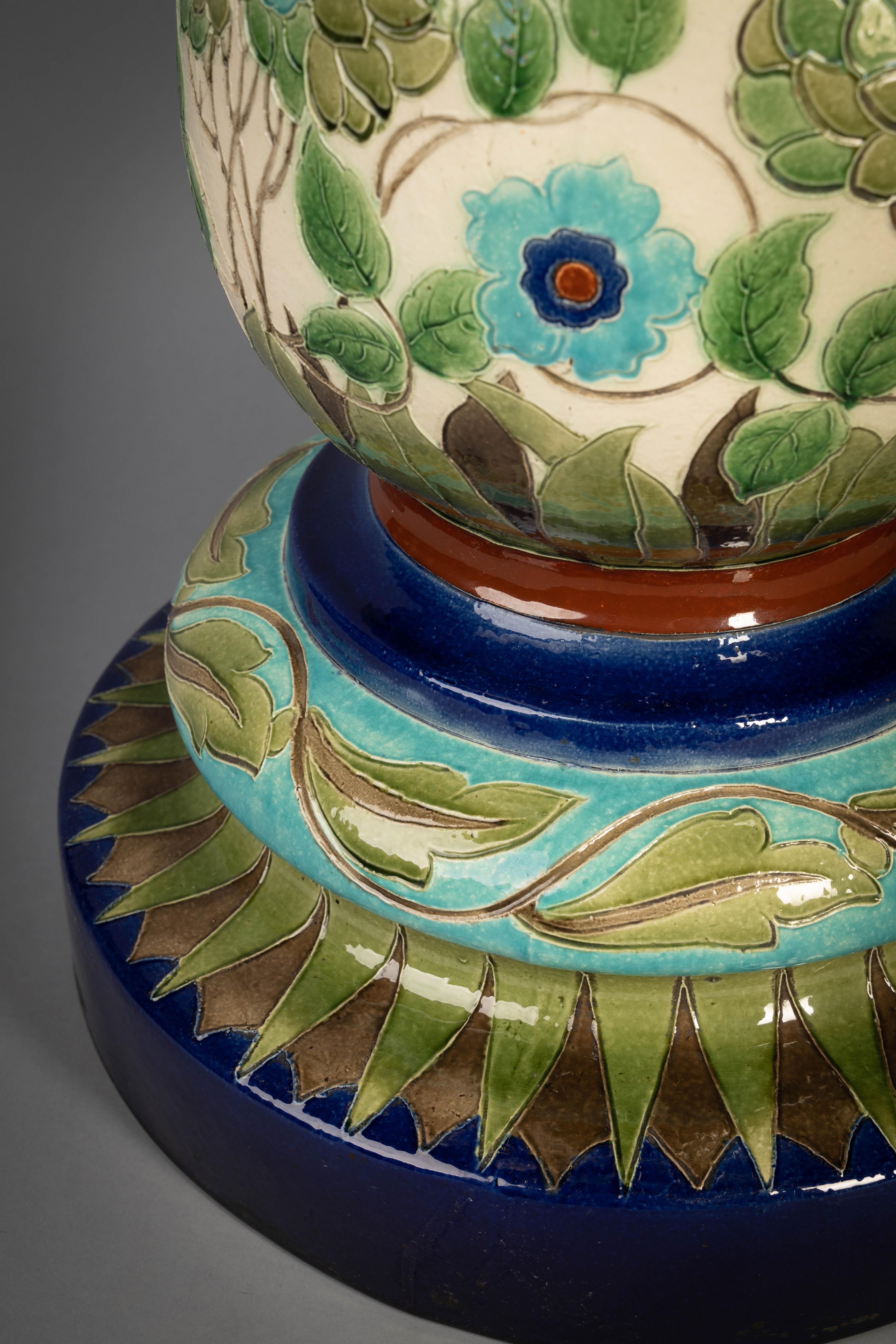 Burmantofts Faience Large Jardinière and Stand, circa 1900 2