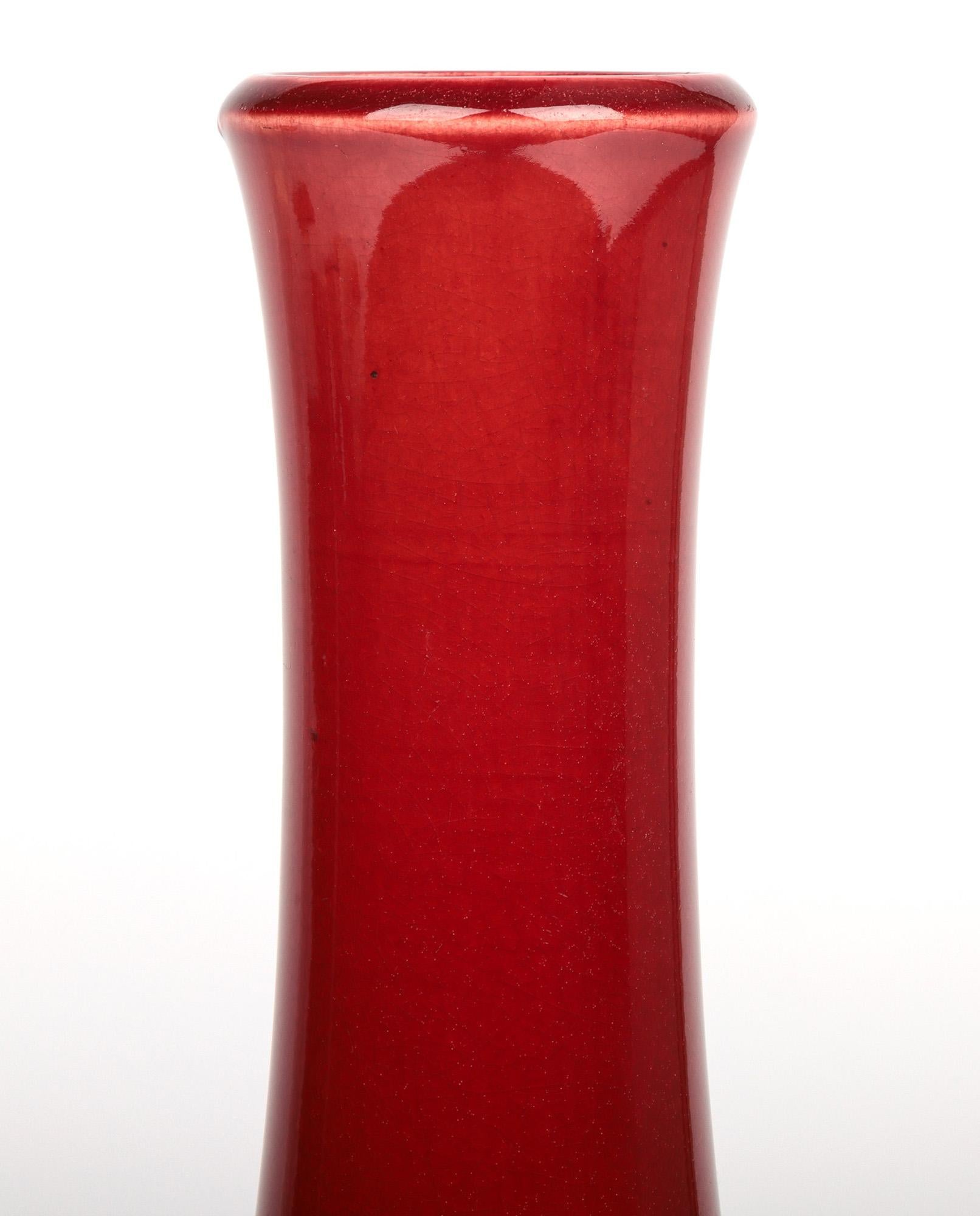Vaso in ceramica d'arte Burmantofts Pottery smaltato rosso sangue di bue in vendita 6