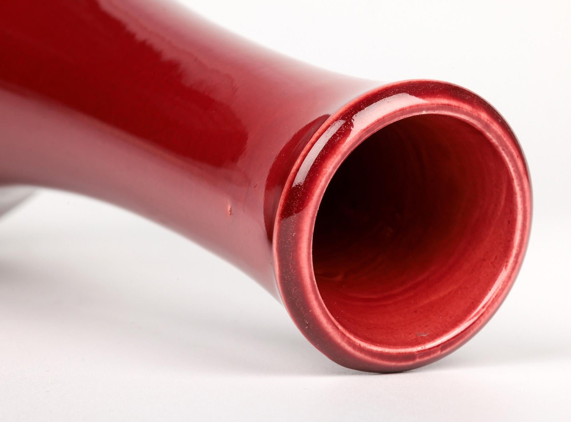 Smaltato Vaso in ceramica d'arte Burmantofts Pottery smaltato rosso sangue di bue in vendita