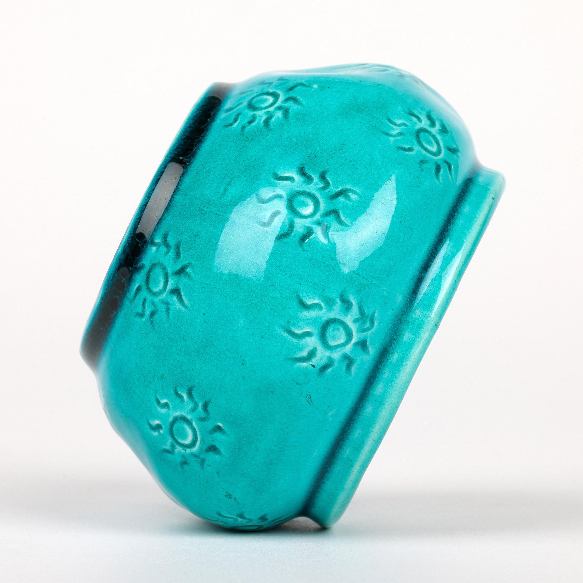 Burmantofts Faience Turquoise Glazed Sun Burst Pattern Art Pottery Vase In Good Condition In Bishop's Stortford, Hertfordshire