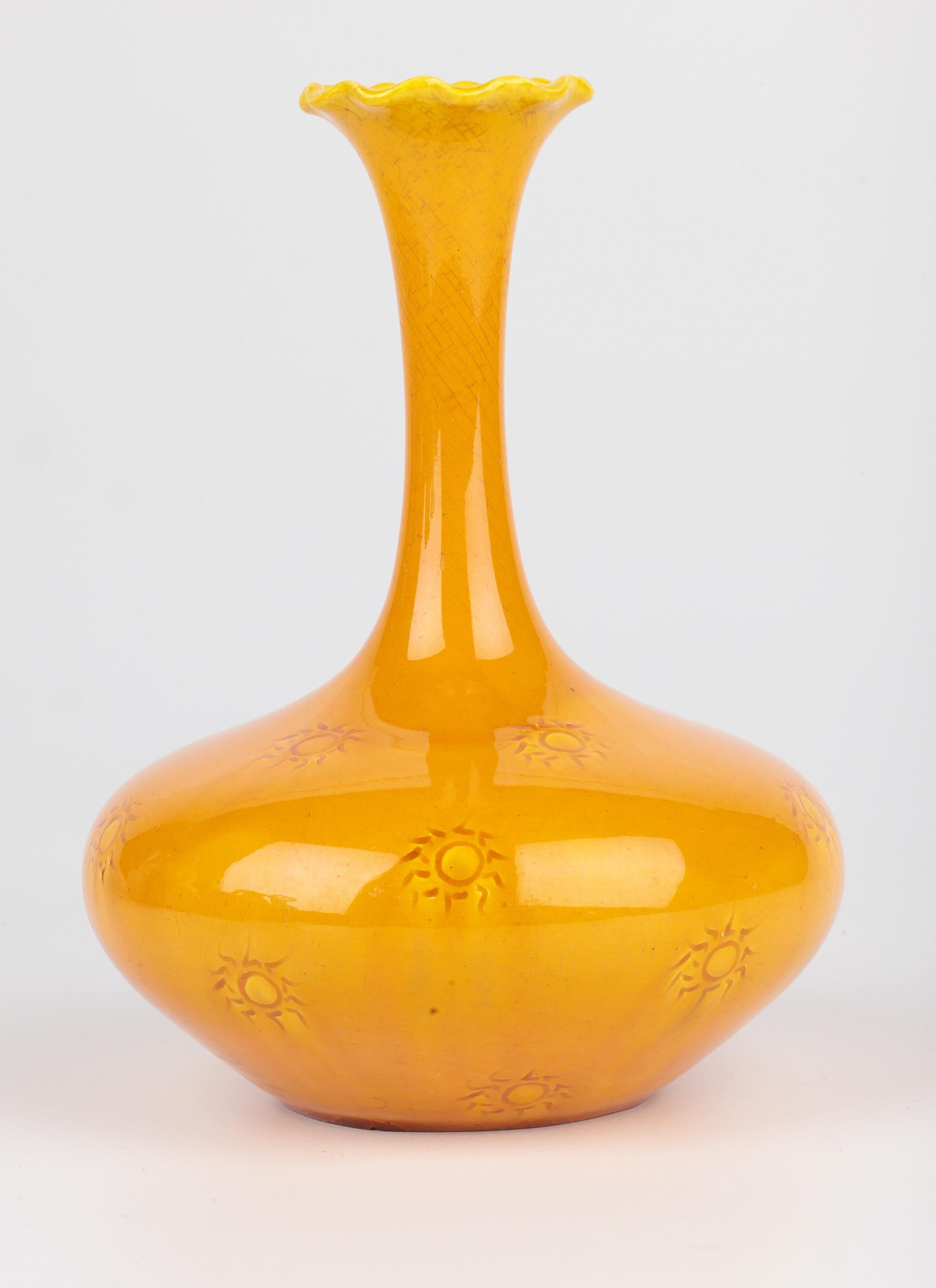 Burmantofts Seltene Safran glasiert Sunburst Muster Kunst Pottery Vase im Angebot 3