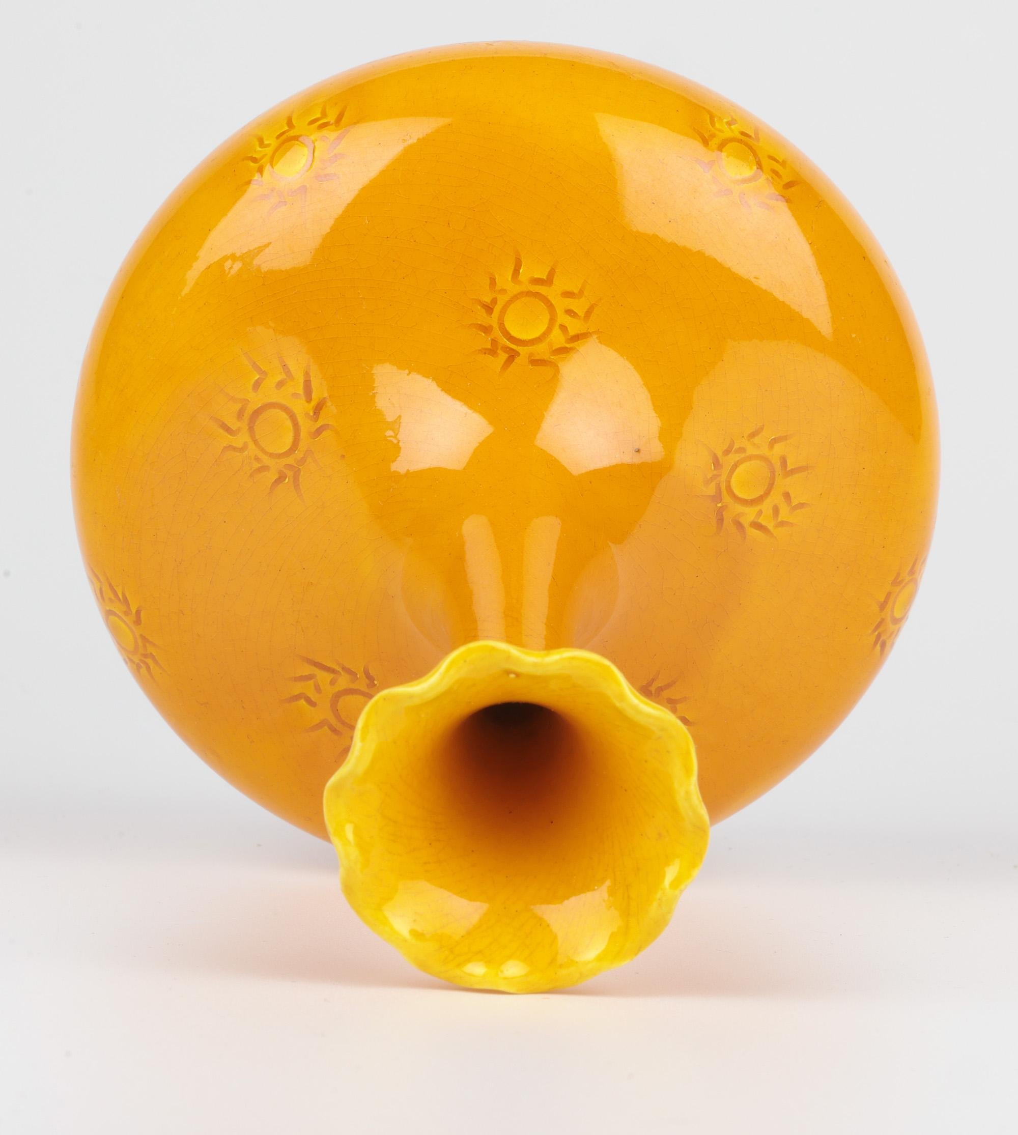 Burmantofts Seltene Safran glasiert Sunburst Muster Kunst Pottery Vase im Angebot 5