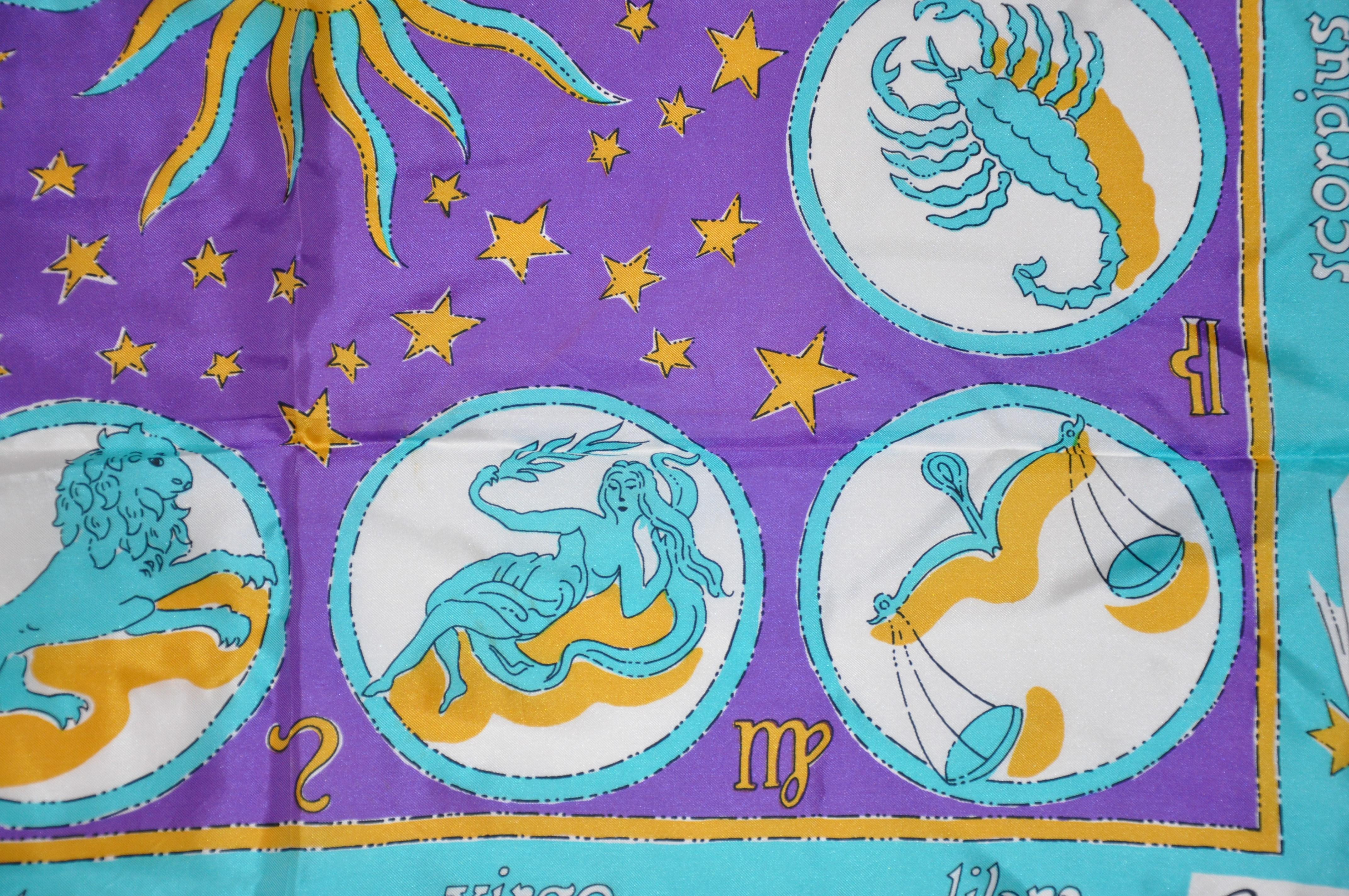 Seiden-Jacquard-Schal mit skurrilen „Astrologischen Zeichen“-Motiven ausmelz (Blau) im Angebot