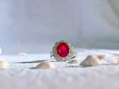 Bague birmane en or blanc 18 carats, 4,03 carats de rubis et 1,49 carats de diamants, Asie