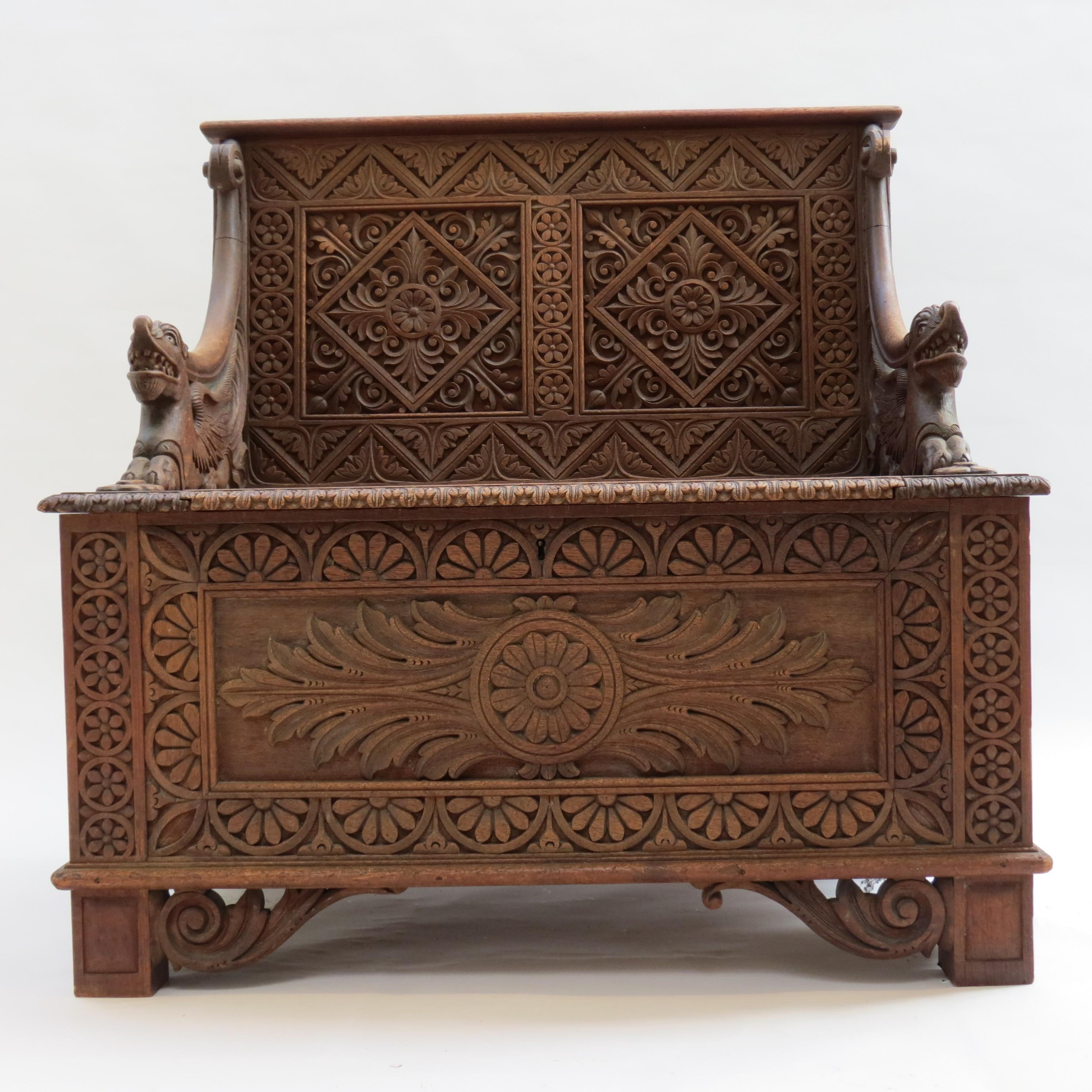 Sedia da sala intagliata in stile revival gotico anglo-indiano birmano 1880 in vendita 13