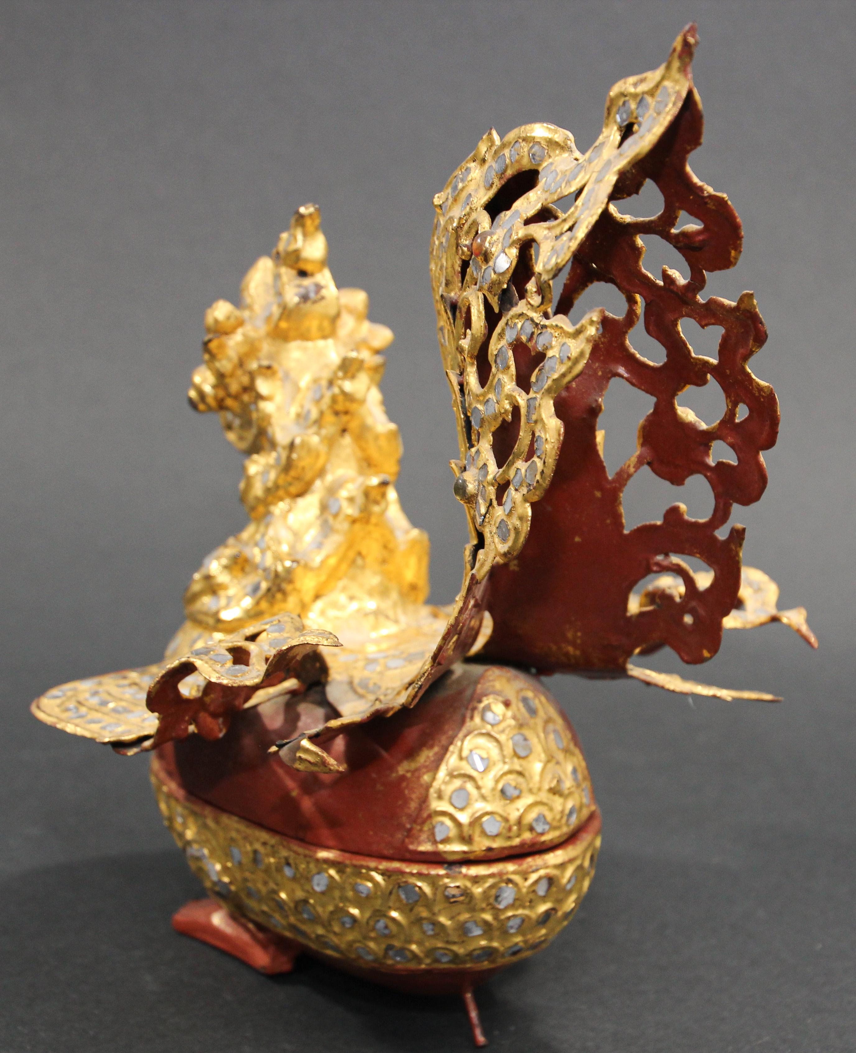 Islamic Burmese Bird-Shaped Betel Gold Lacquered Box For Sale